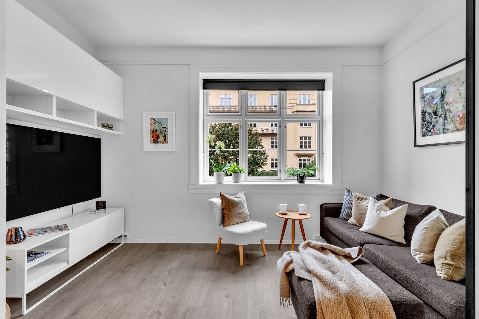 Det ekstra rommet / alkoven har selger innredet med tv-stue. Galleribilde