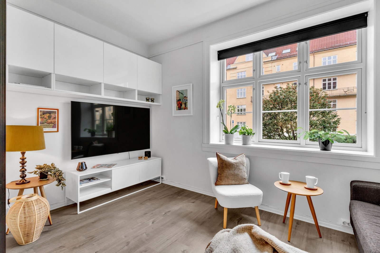 I tillegg til to gode soverom i kjelleren er det etablert en alkoveløsning i første etasje. Galleribilde