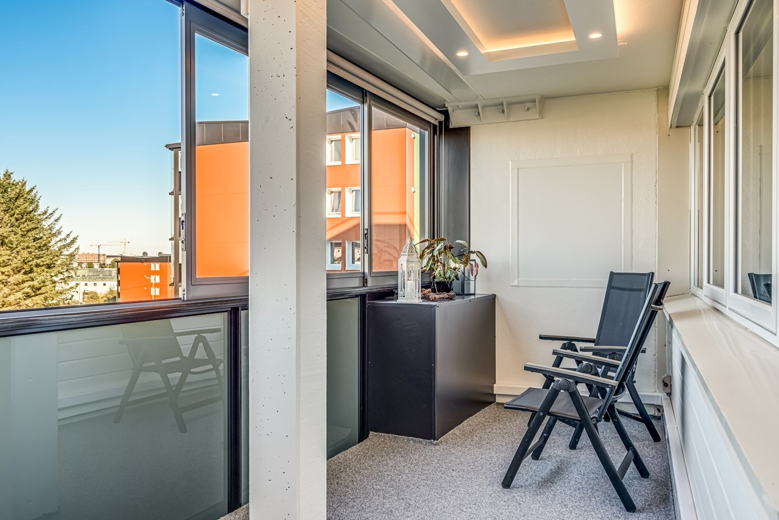 Innglasset balkong Galleribilde