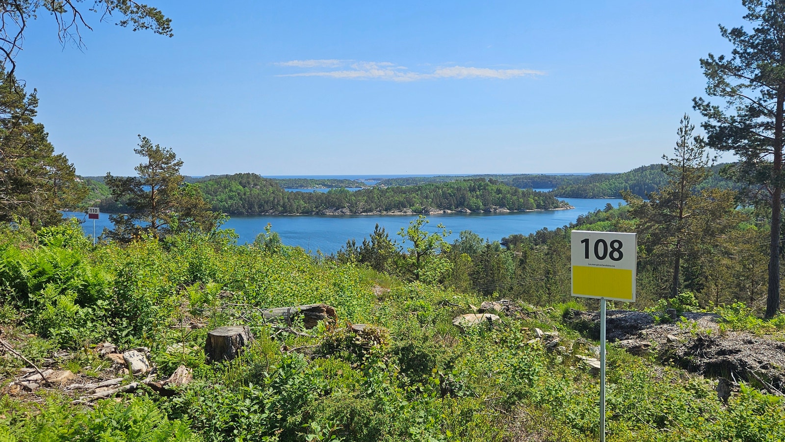 Tomtene på Sørlandsleia er inndelt i priskategorier representert ved hver sin farge. For å se hva hyttene koster på hver fargekategori, se prospekt eller hjemmeside. Galleribilde