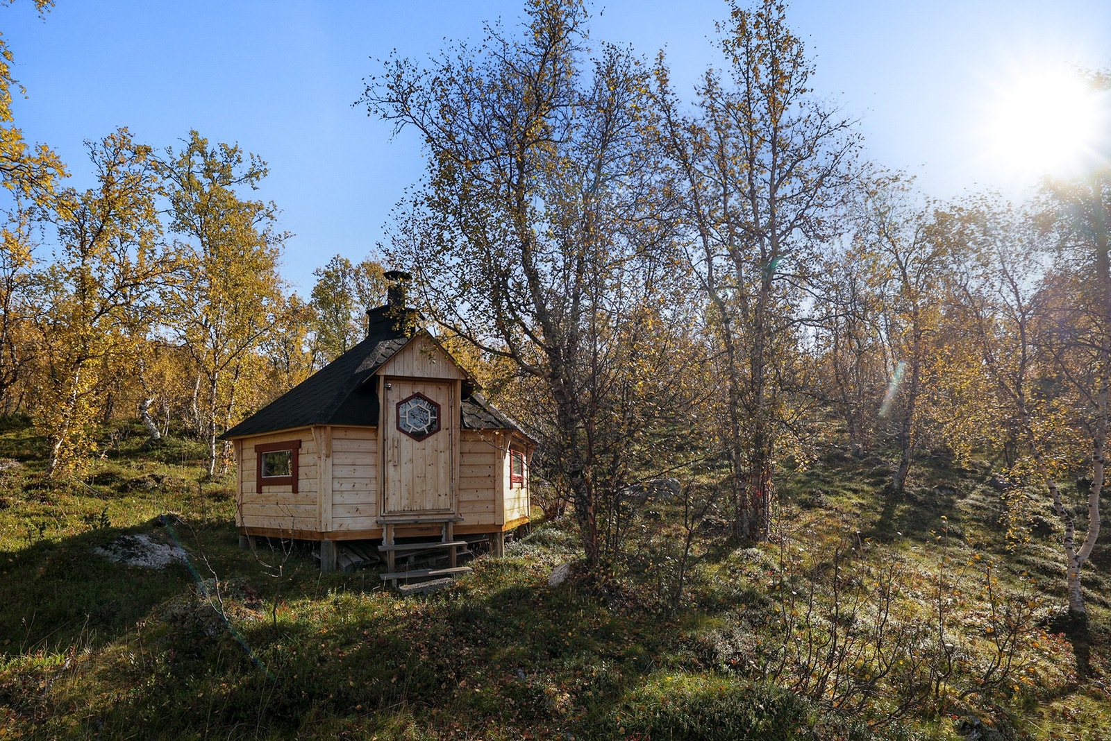 Grillstue som passer perfekt både på sommer og vintertid. Galleribilde