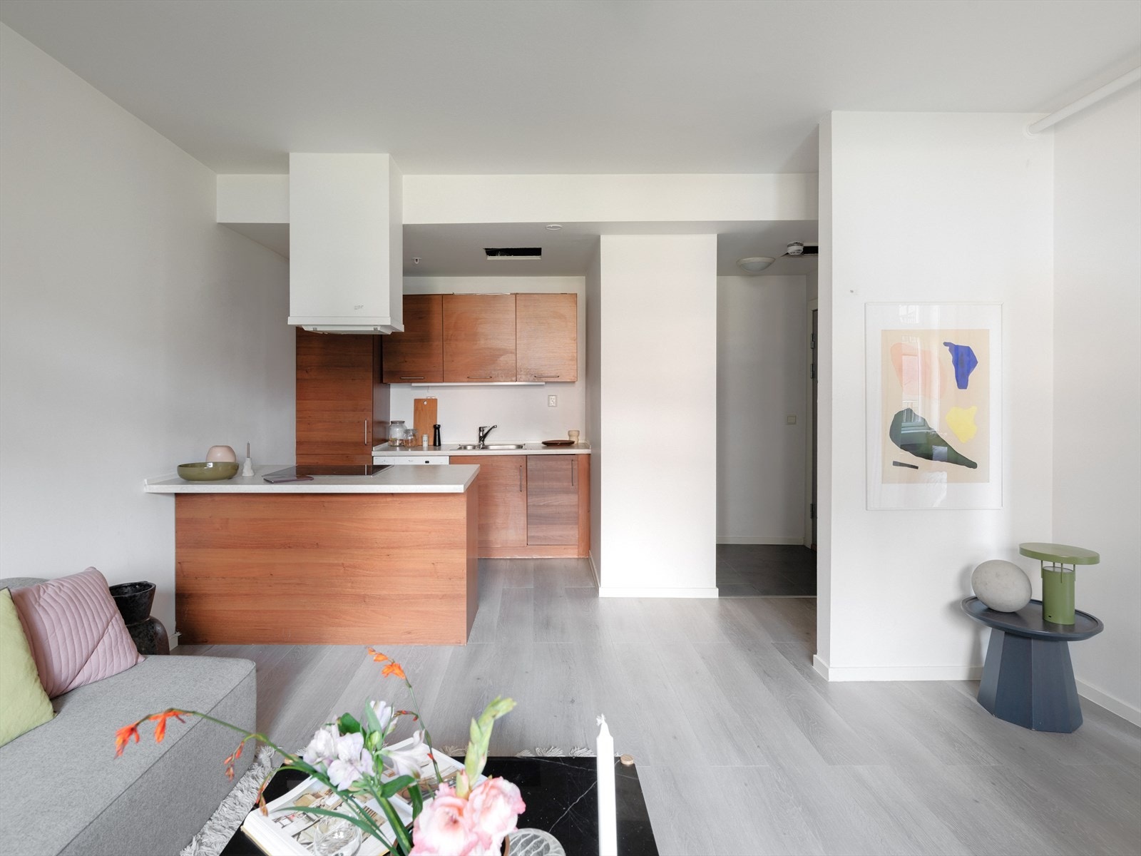 Det lyse palettet gjør det enkelt å innrede etter egen stil og behov. Galleribilde