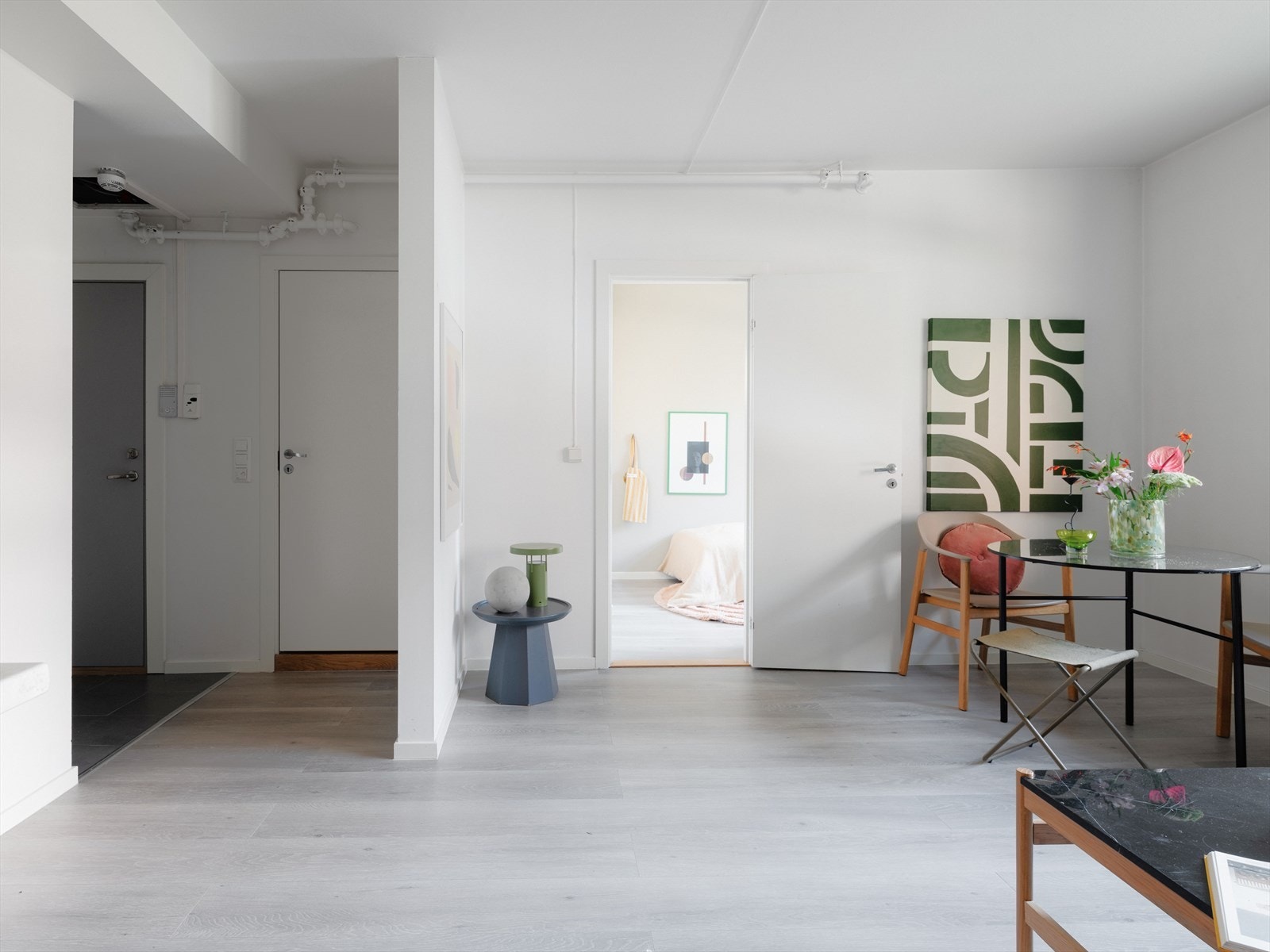 Fra stuen har du adkomst til leilighetens soverom. Galleribilde