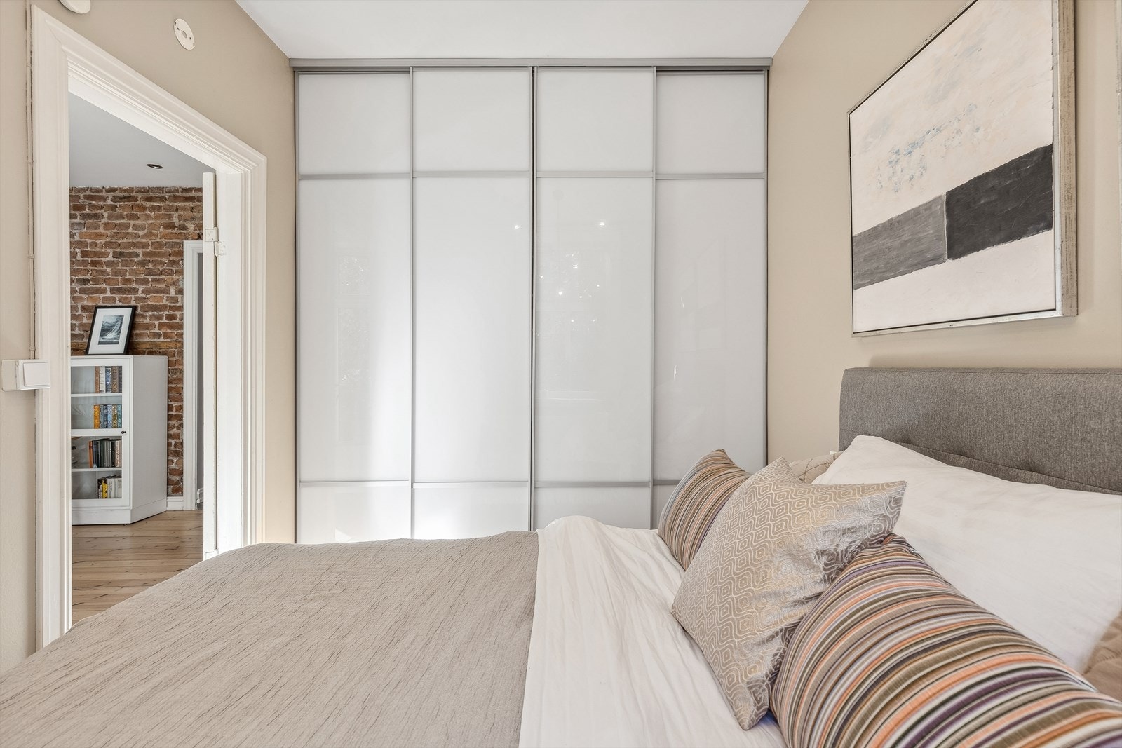 God plass til garderobeinnredning Galleribilde