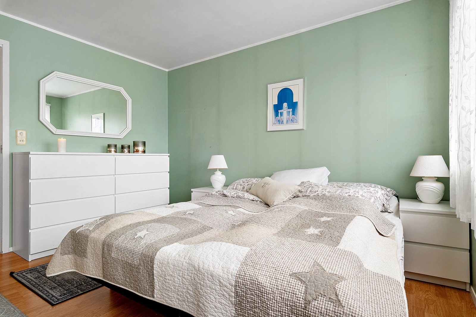 - garderobeskap er her allerede. Galleribilde