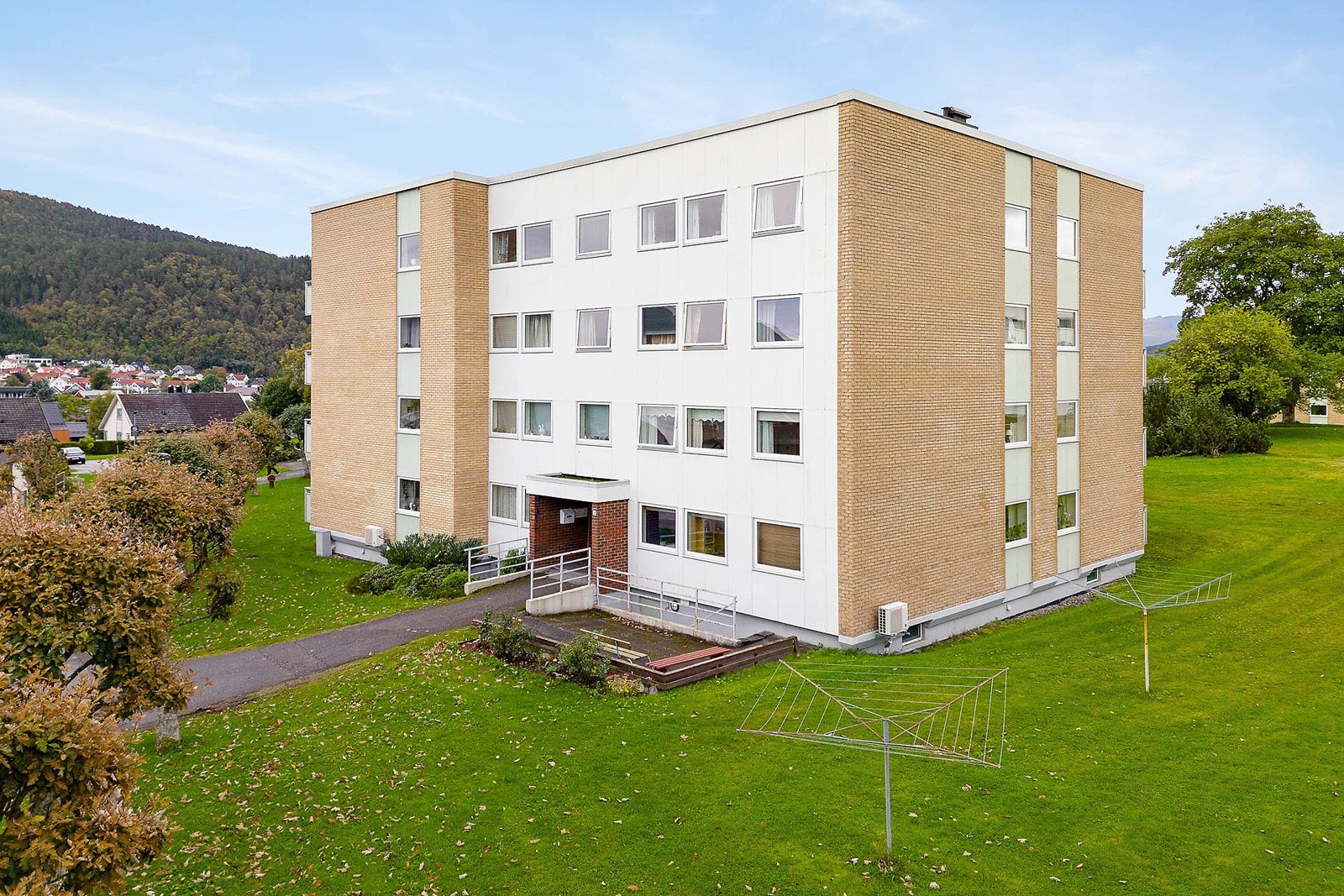 Borettslaget er veldrevet, og fasaden på blokkene ble blant annet rehabilitert i perioden 2005-2007. Galleribilde