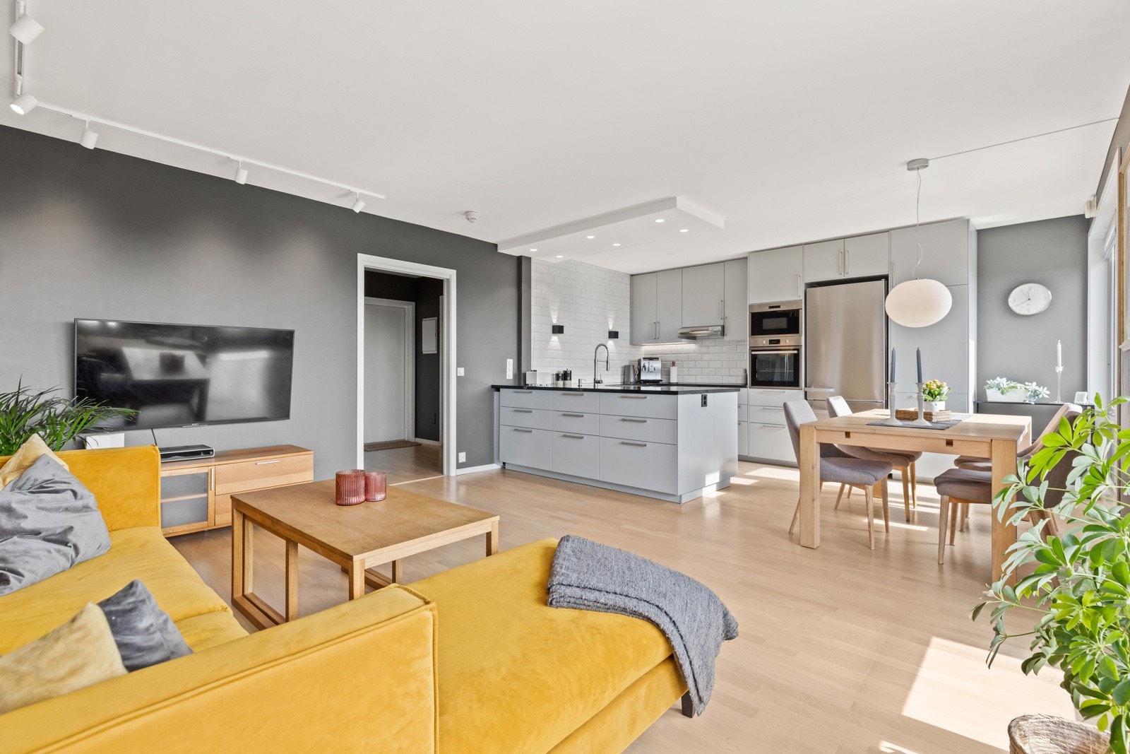 Stuen blir et naturlig samlingspunkt for hele familien Galleribilde