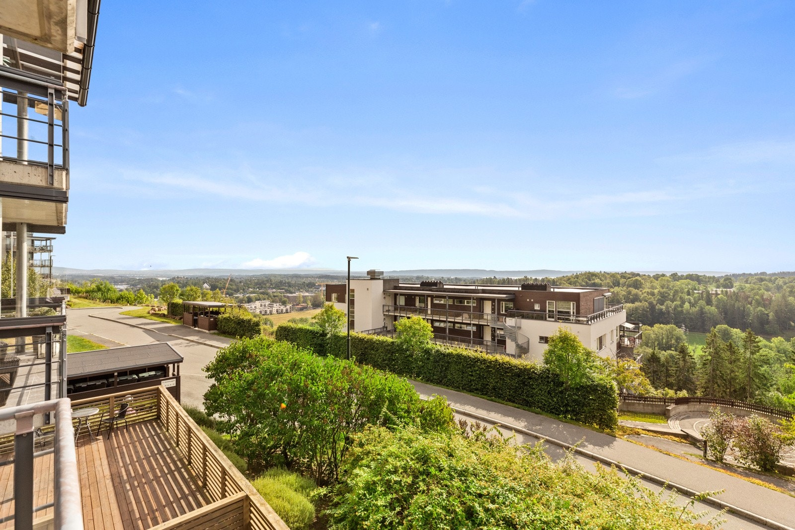 Utsikt mot nærområde Galleribilde