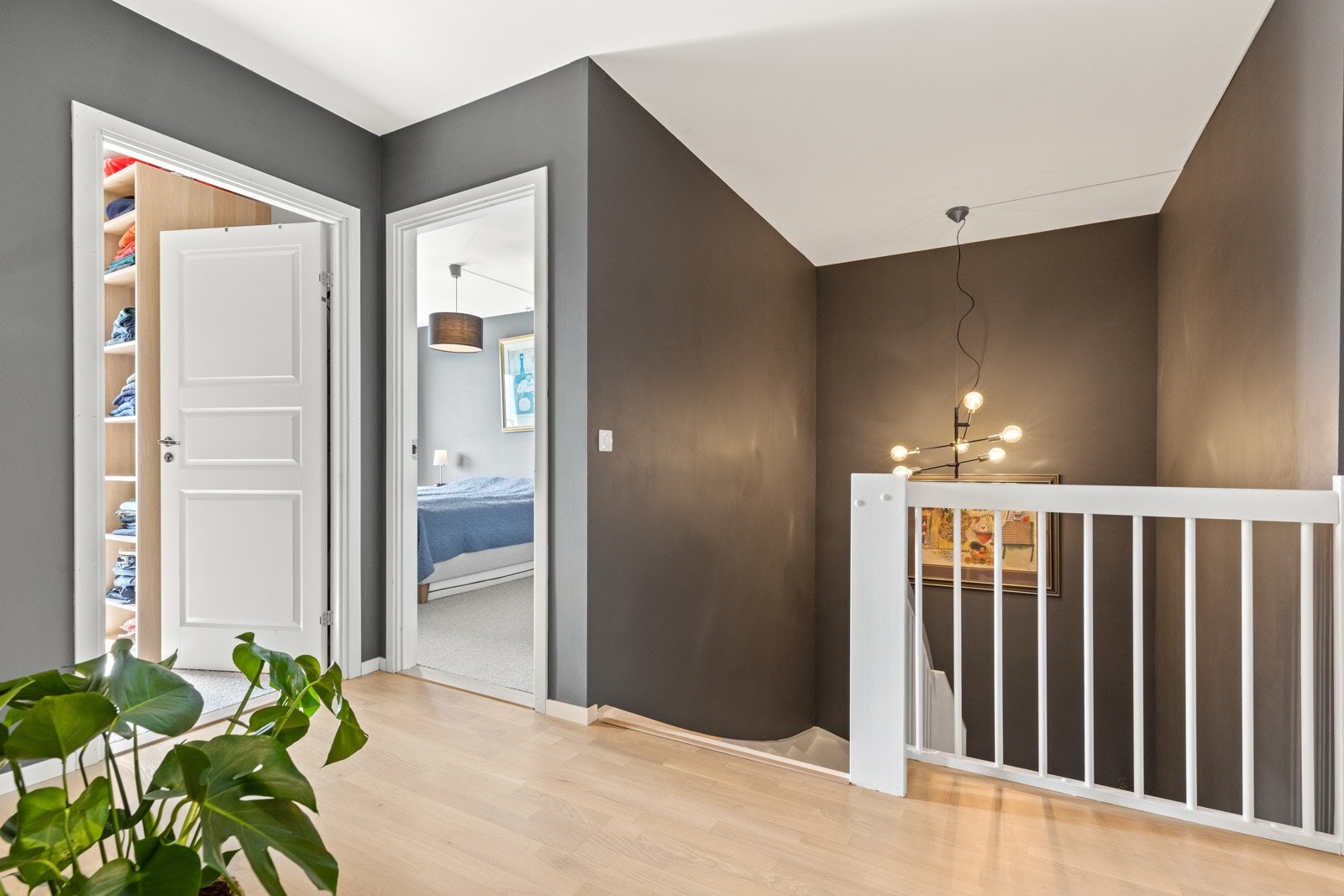 Gang/ trapperom Galleribilde