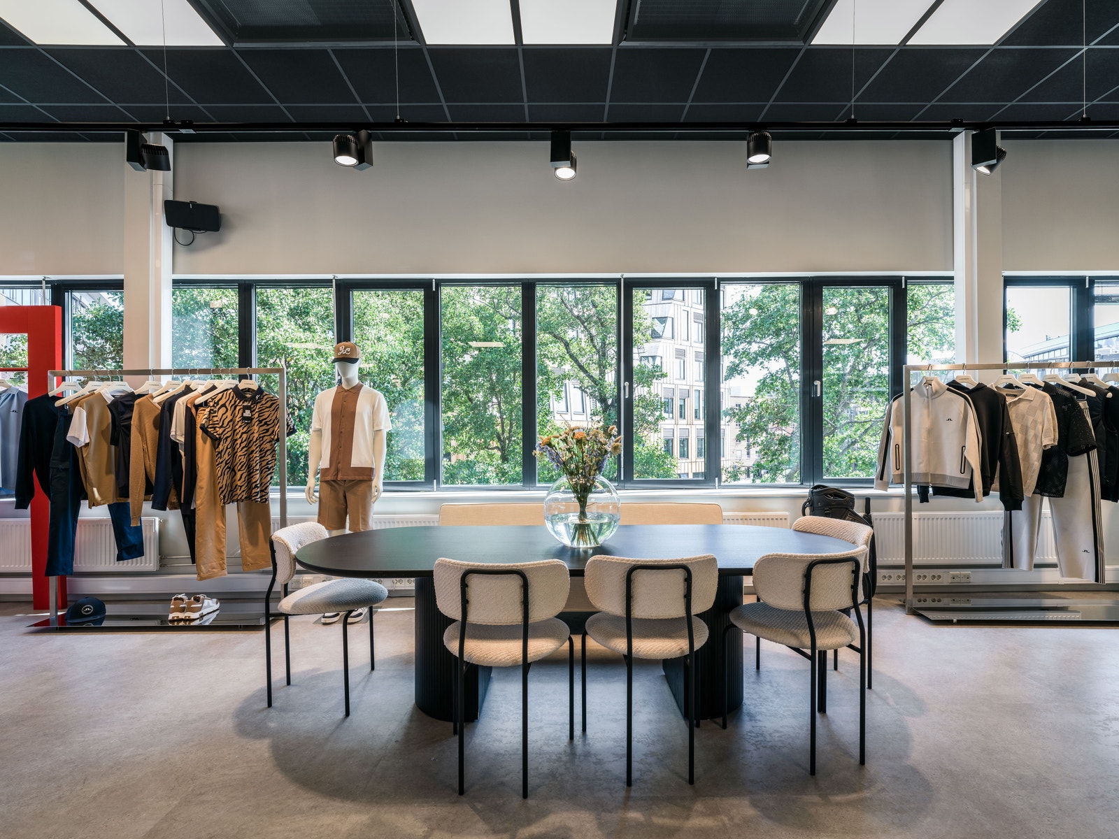 Referanselokale i byggets 4. etg, hos J.Lindeberg
foto: @knutneerland @magentfotografer Galleribilde