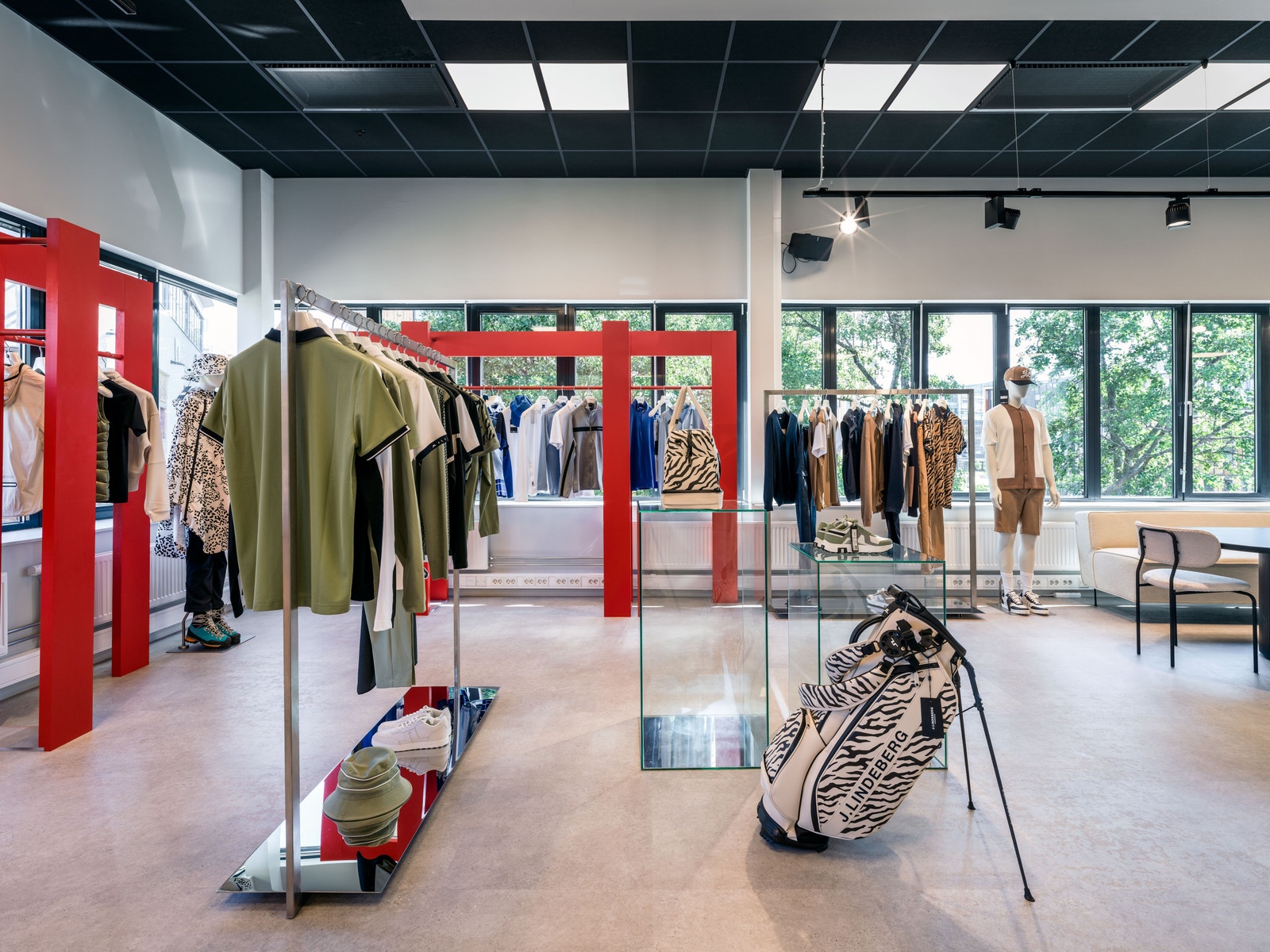 Referanselokale i byggets 4. etg, hos J.Lindeberg
foto: @knutneerland @magentfotografer Galleribilde