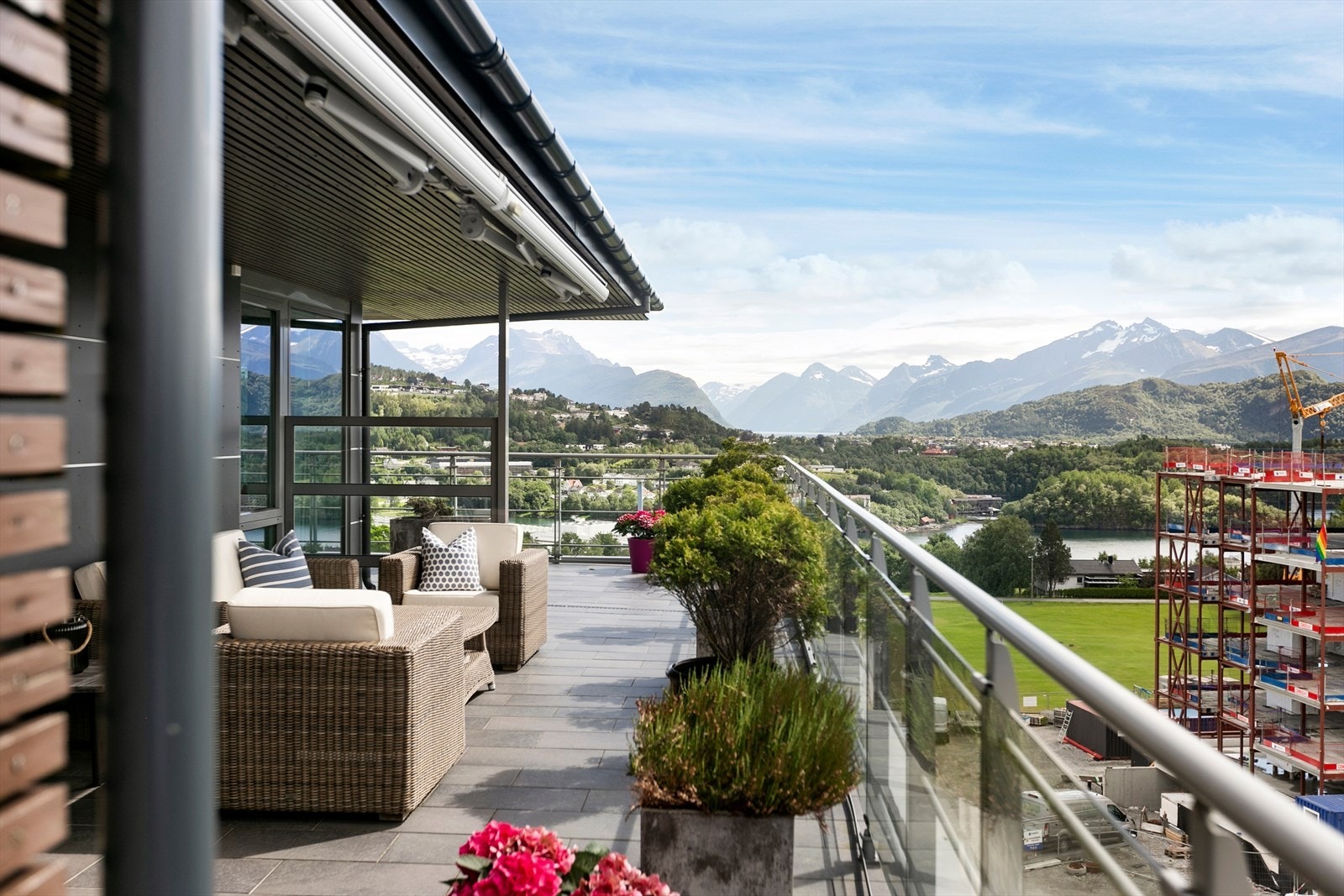 Bygget er fra 1998 men leiligheten er først innredet og tatt i bruk i 2010. Galleribilde