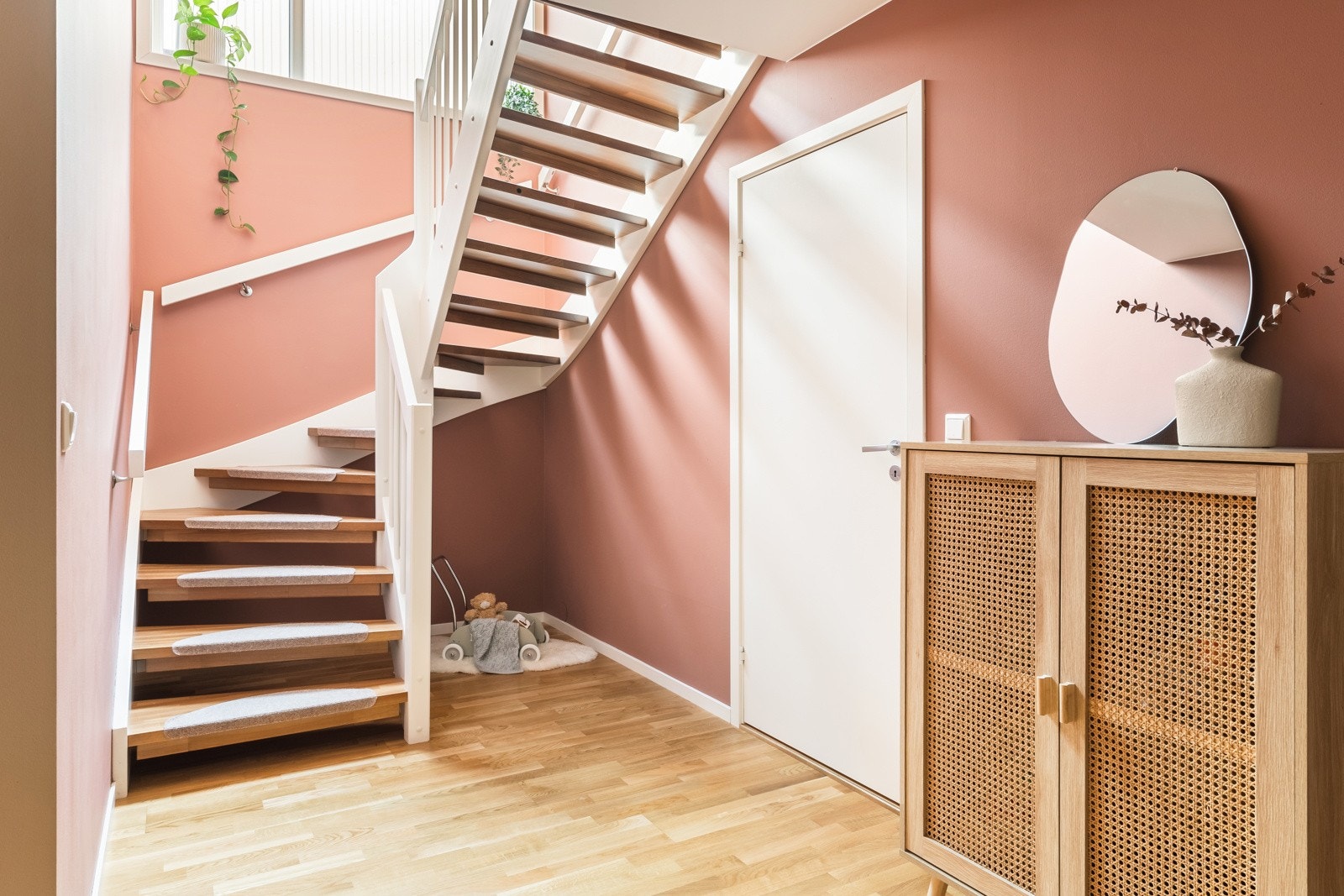 Vi beveger oss opp til 1. etasjen av boligen. Galleribilde
