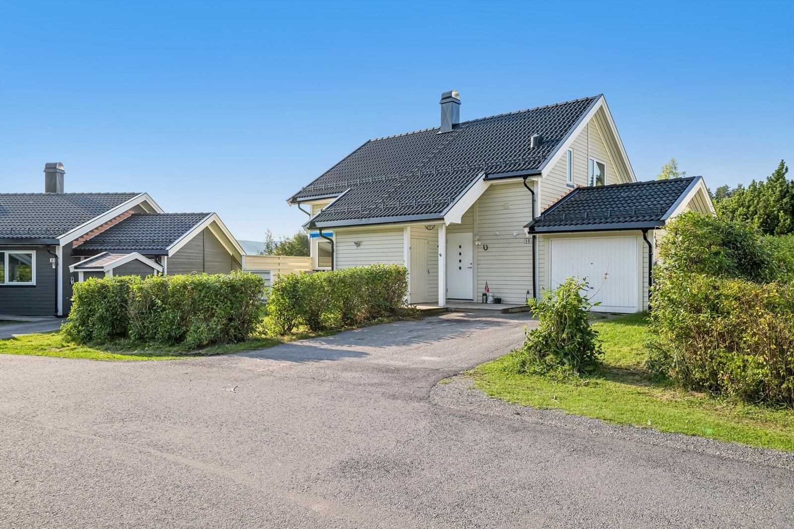 Velkommen til Sagatunveien 59! - En innholdsrik og romslig enebolig med utmerket beliggenhet i et familievennlig og rolig nabolag. Galleribilde