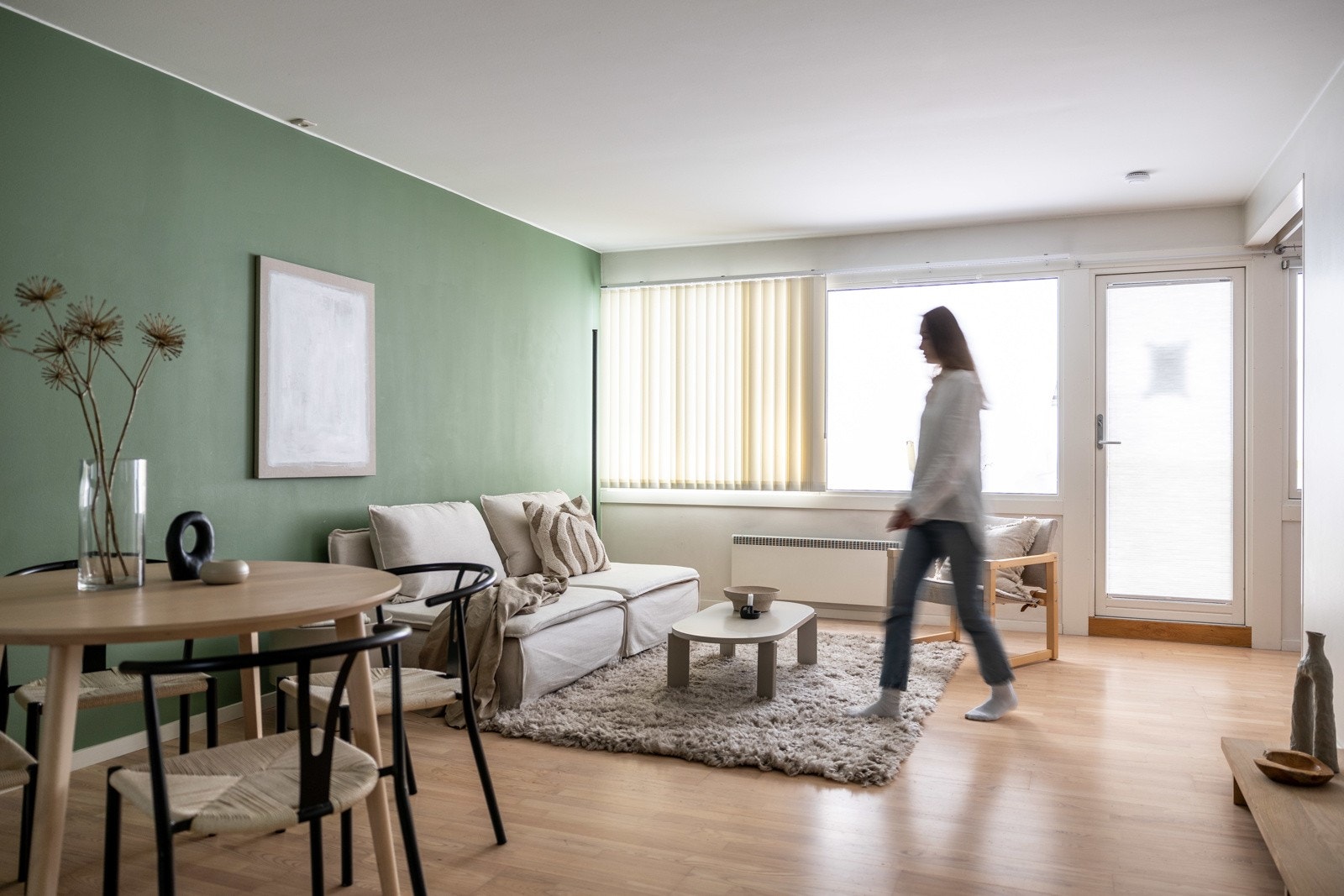 Innbydende 2-roms i 3. etasje med heis, romslig balkong på 9 kvm og praktisk planløsning. Galleribilde