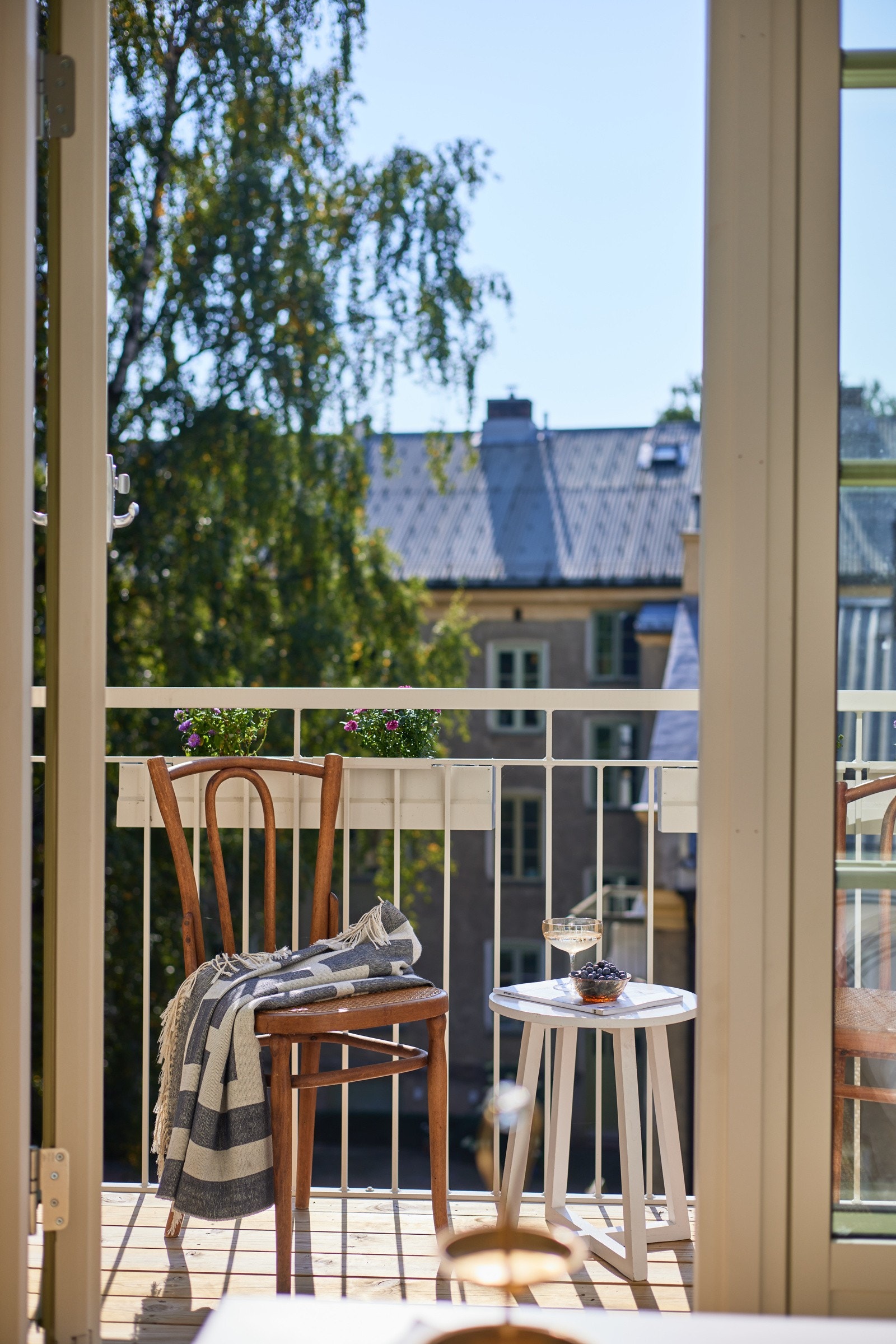 Fra soverommet har du utgang til en flott og solrik sydvendt balkong som var ny i 2024. Galleribilde