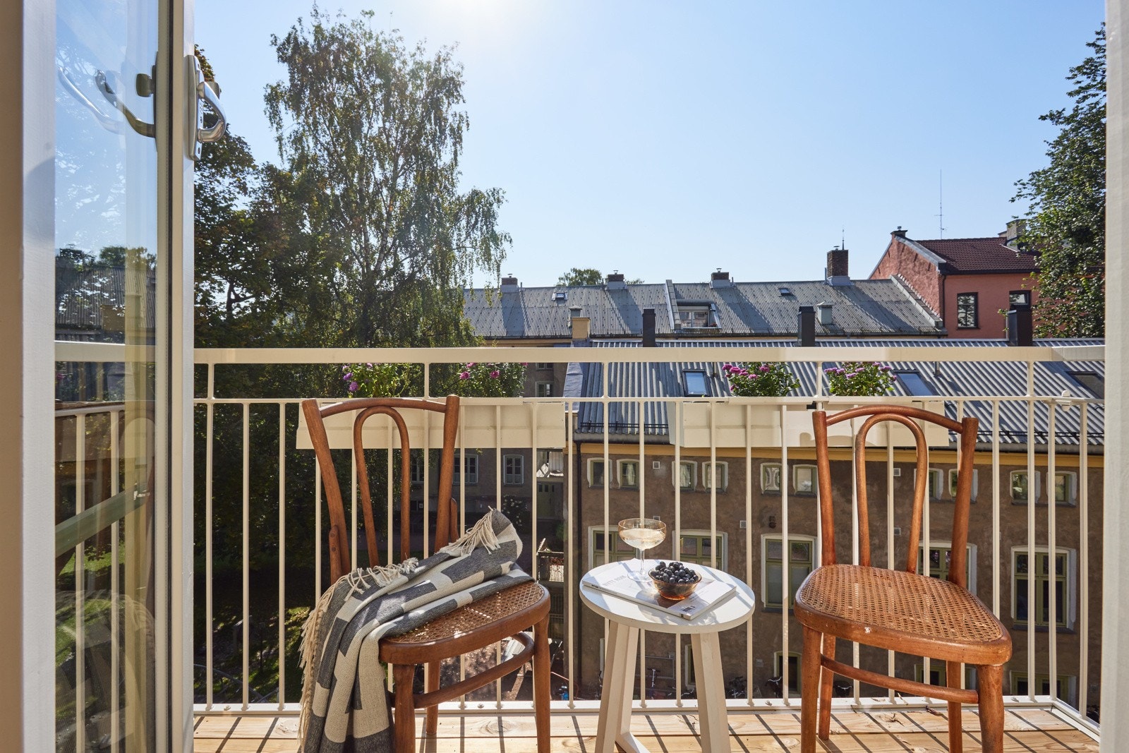 Beliggenheten mot syd sørger for gode solforhold. Galleribilde