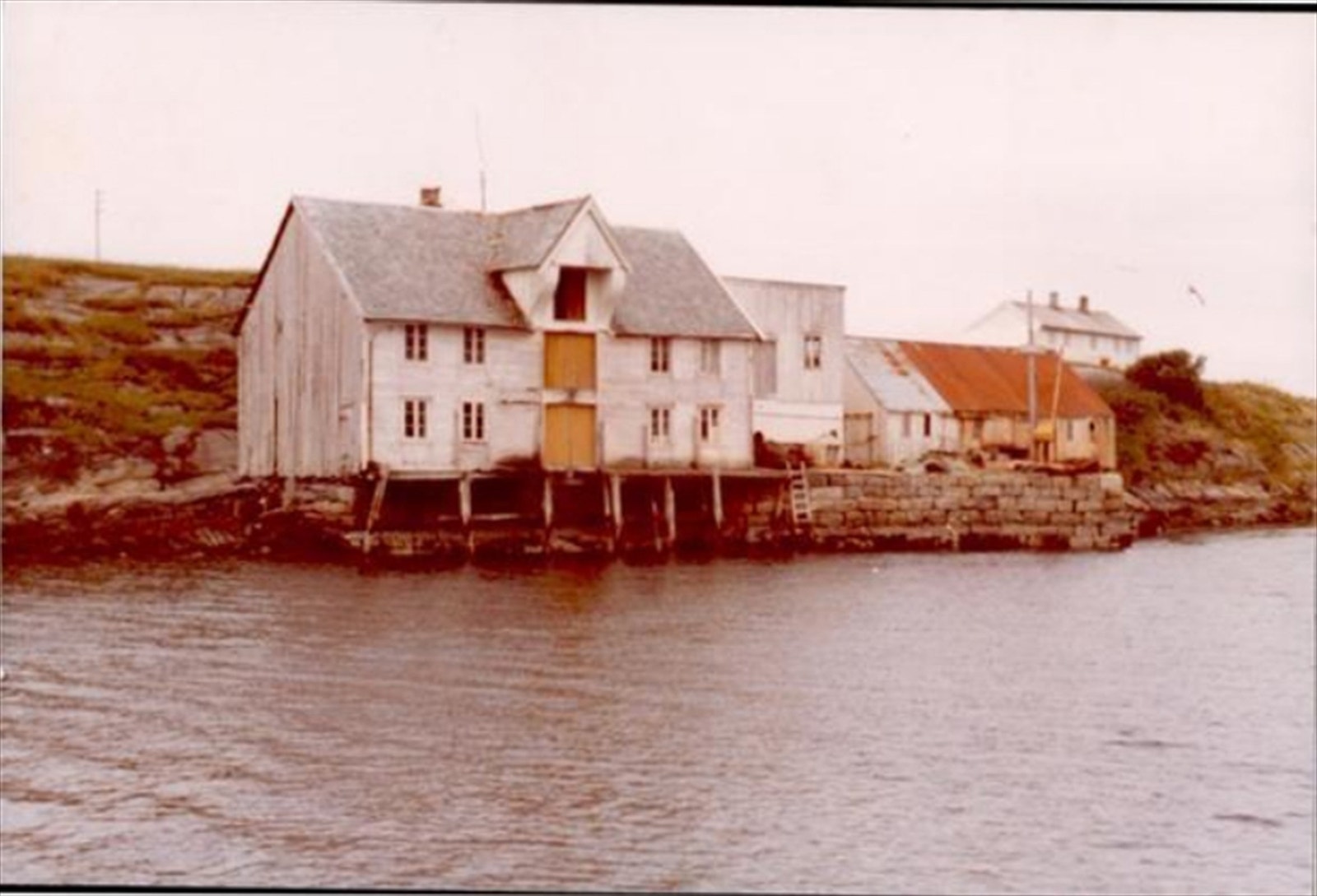 Det har tidligere vært oppført bygninger på tomten. Galleribilde