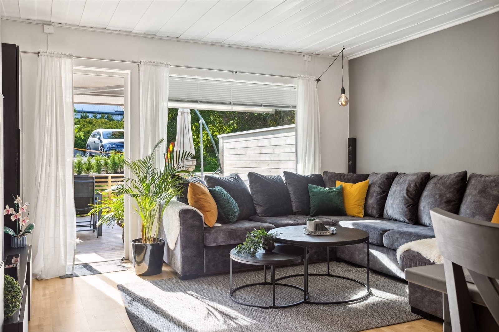 Gode vindusflater sørger for at rommet får godt med naturlig lys Galleribilde