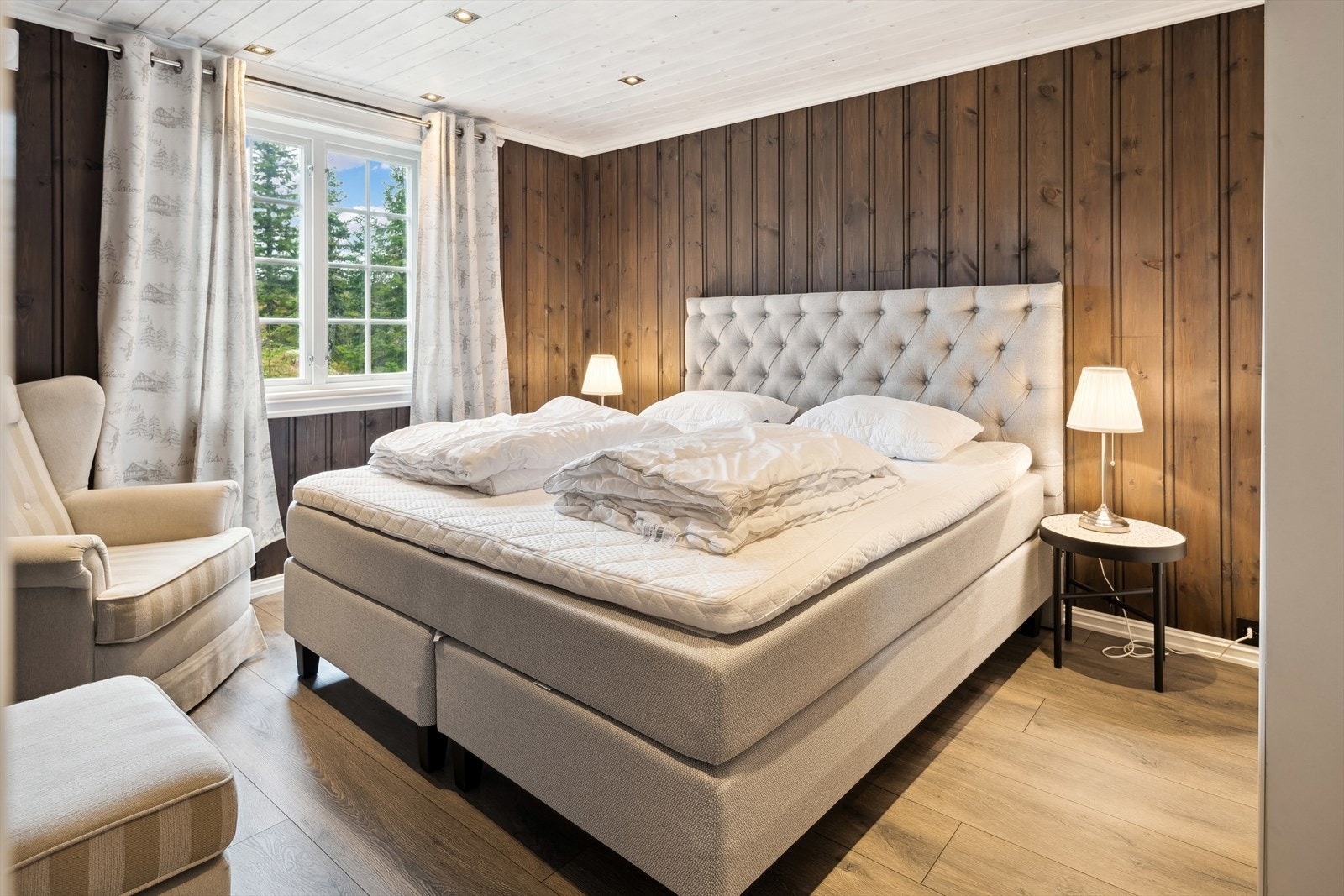 Flott soverom i 1. etg. Galleribilde