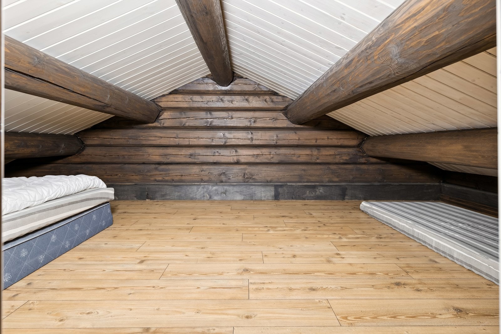 Soverom på hems Galleribilde