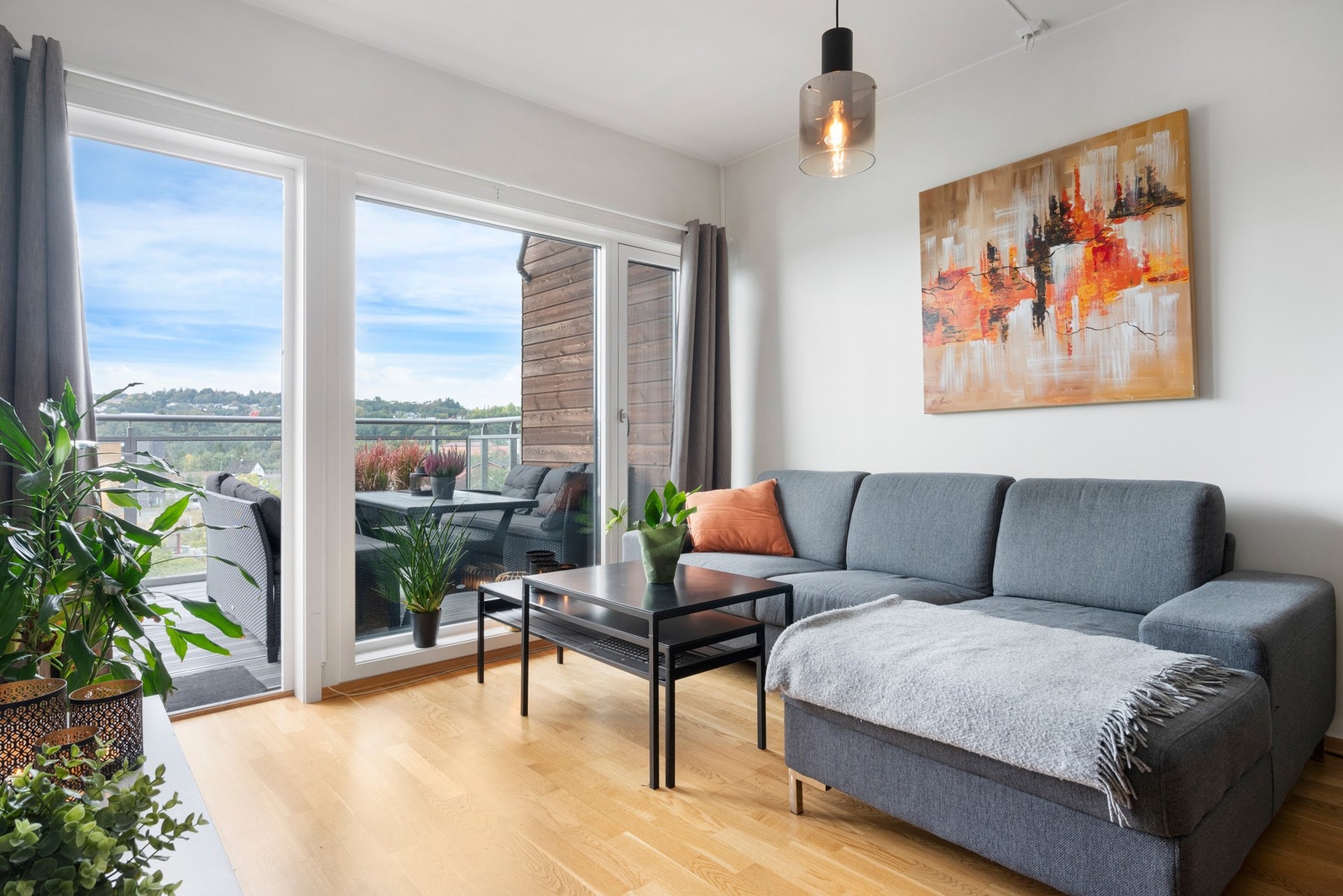 Her presenteres en flott 3-roms selveierleilighet med en solrik, vestvendt balkong. Galleribilde