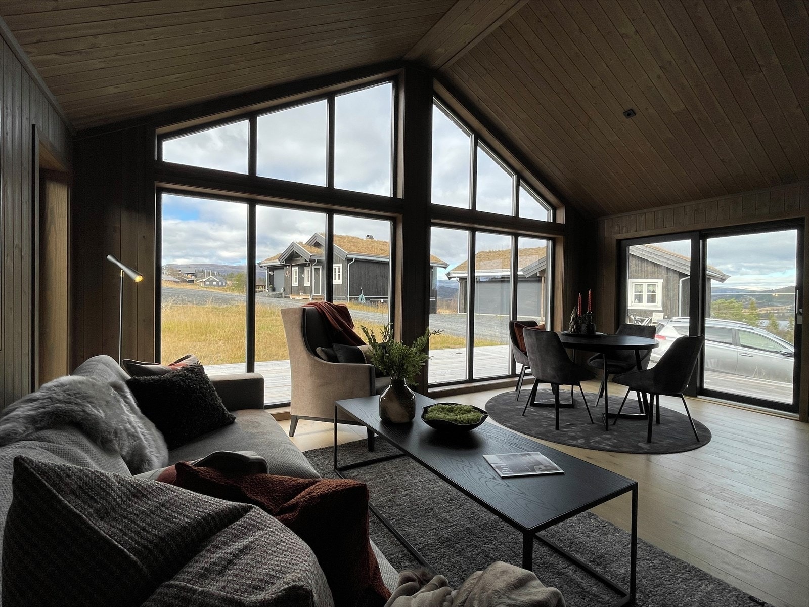 Her kan famile og venner glede seg til opplevelsesrike dager i vakker natur med et uttalls turmuligheter! Galleribilde