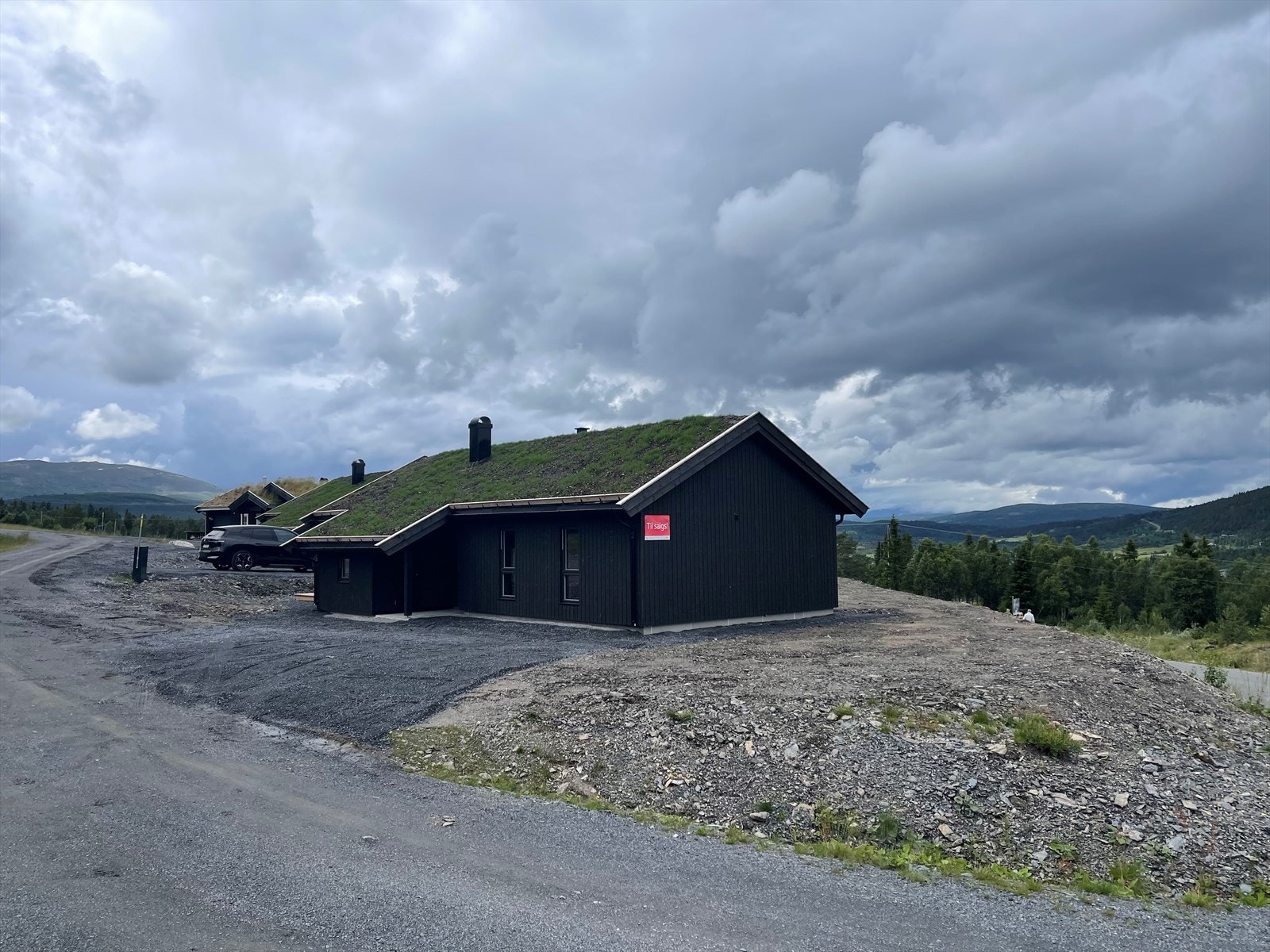 Velkommen på visning! (Vasetlia grendehytter 3 er tilsvarende hytte til denne nr. 1. Deler av taket kan sees på bildet.) Galleribilde