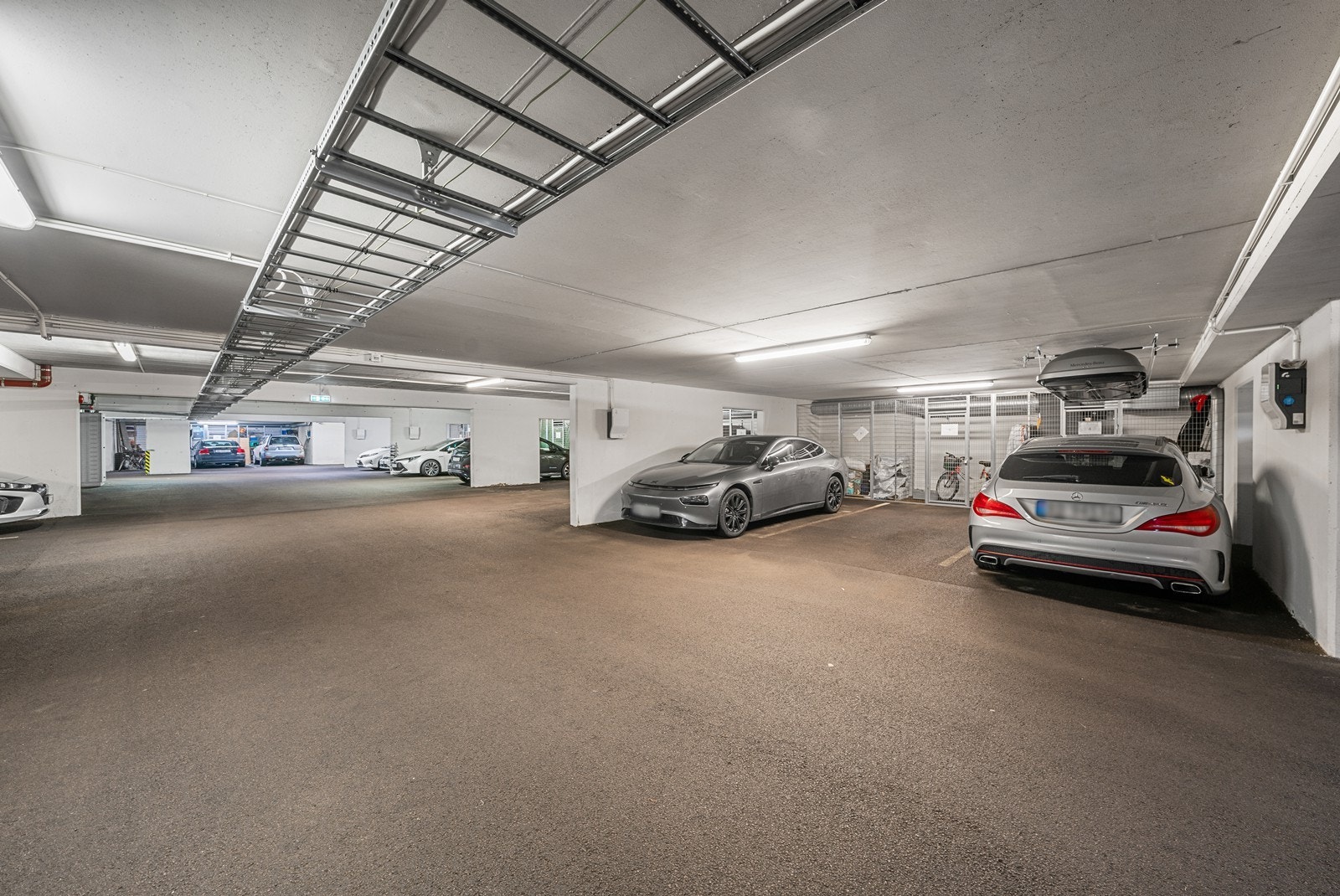 Leiligheten disponerer en garasjeplass med EL-bil lader (nr. 6) Galleribilde