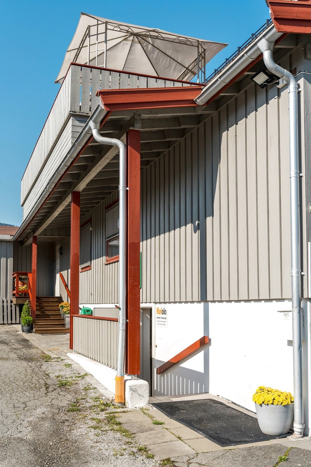 Inngang til kjellerlokalene Galleribilde