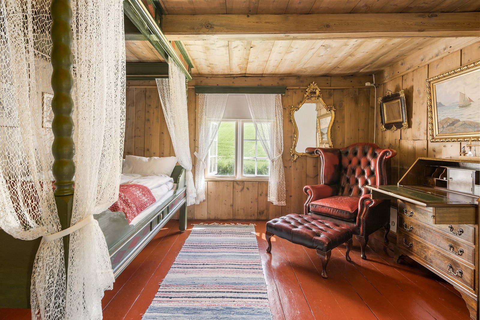 Toppen Bech-rommet i Låna kjent fra serien "Herskapelig" hvor det er en egen episode om Gammeltunet Galleribilde