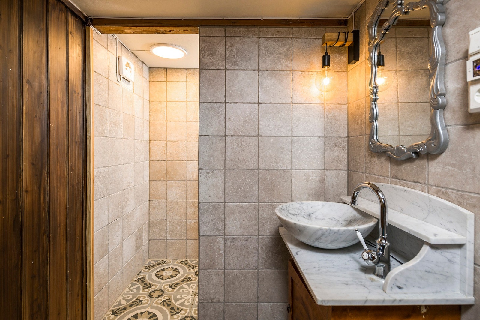 Bad i Låna Galleribilde