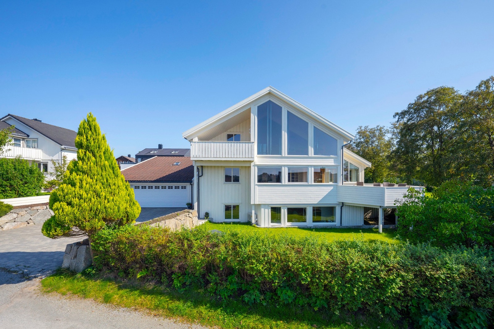 Det er med stor glede vi i Verdi Eiendomsmegling V/Therese Kane kan presentere for salg Tunveien 11. Galleribilde