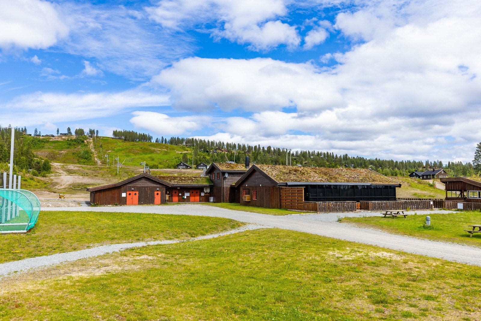 Mattisstua er navnet på kaféen som ligger i foten av skianlegget. Her kan du nyte et godt måltid i en moderne, og til tider pulserende atmosfære. Galleribilde