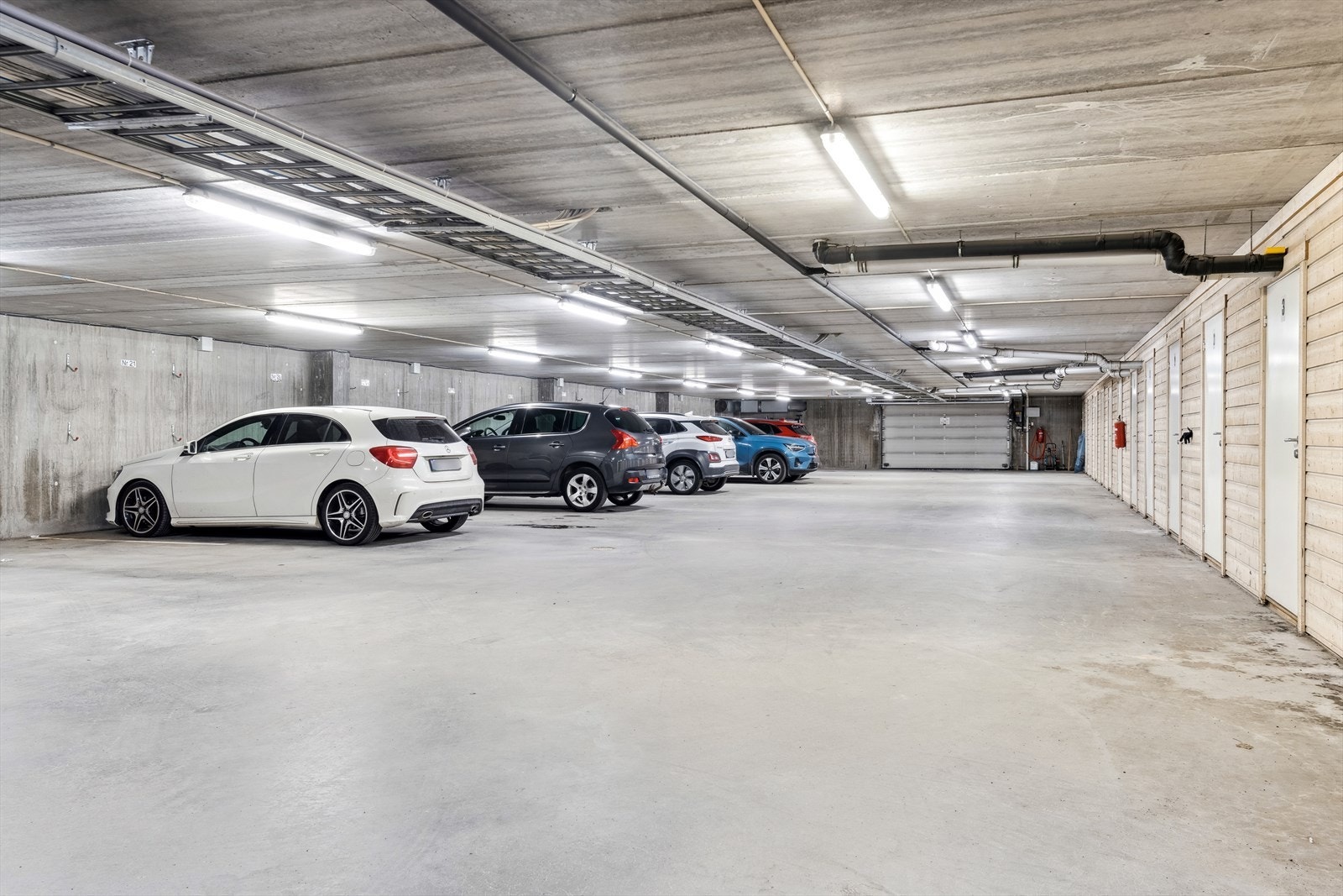 Egen parkeringsplass og bod på 7 kvm i parkeringskjeller. Heis opp til leilighet. Galleribilde