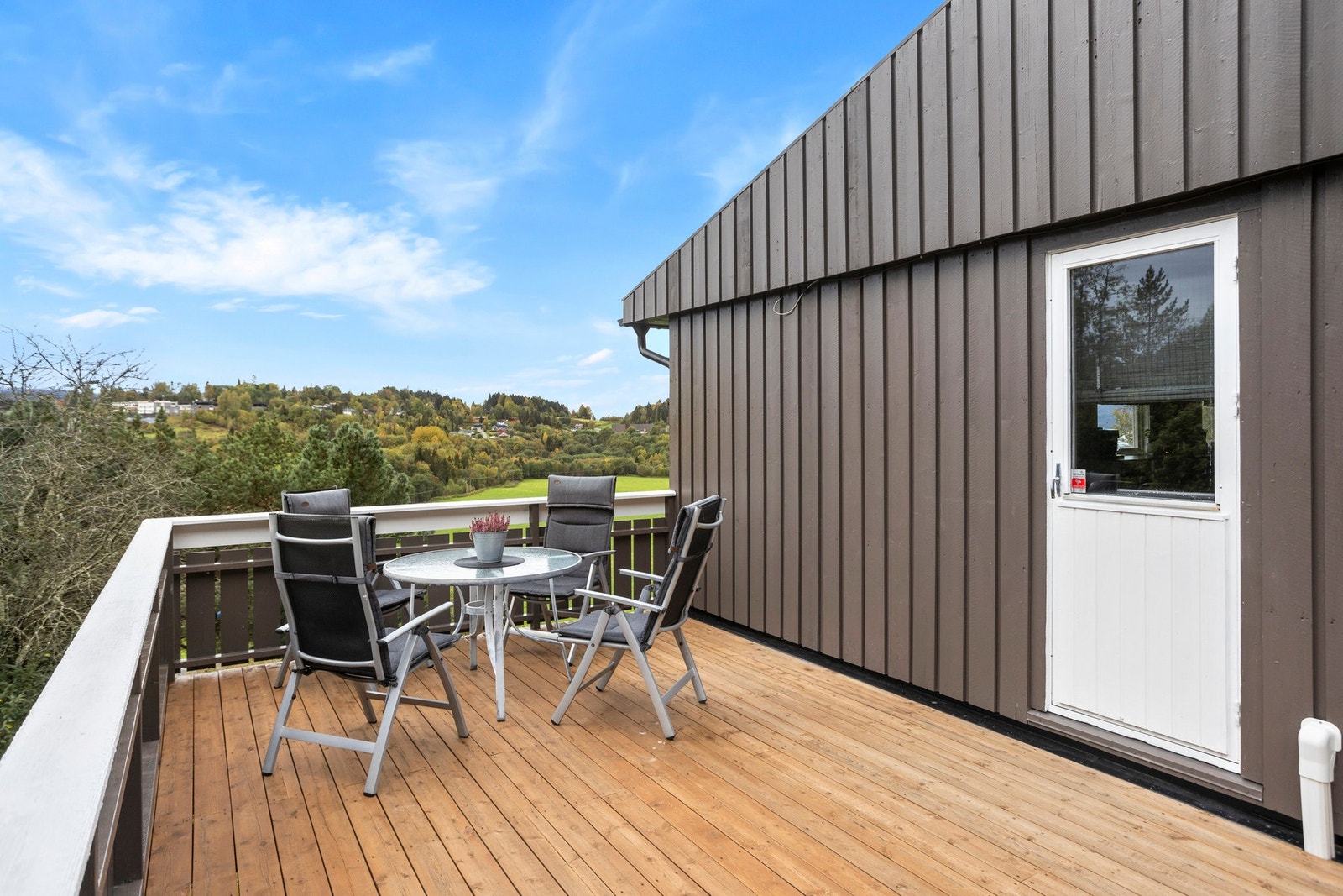 Veranda oppgradert i 2019. Galleribilde