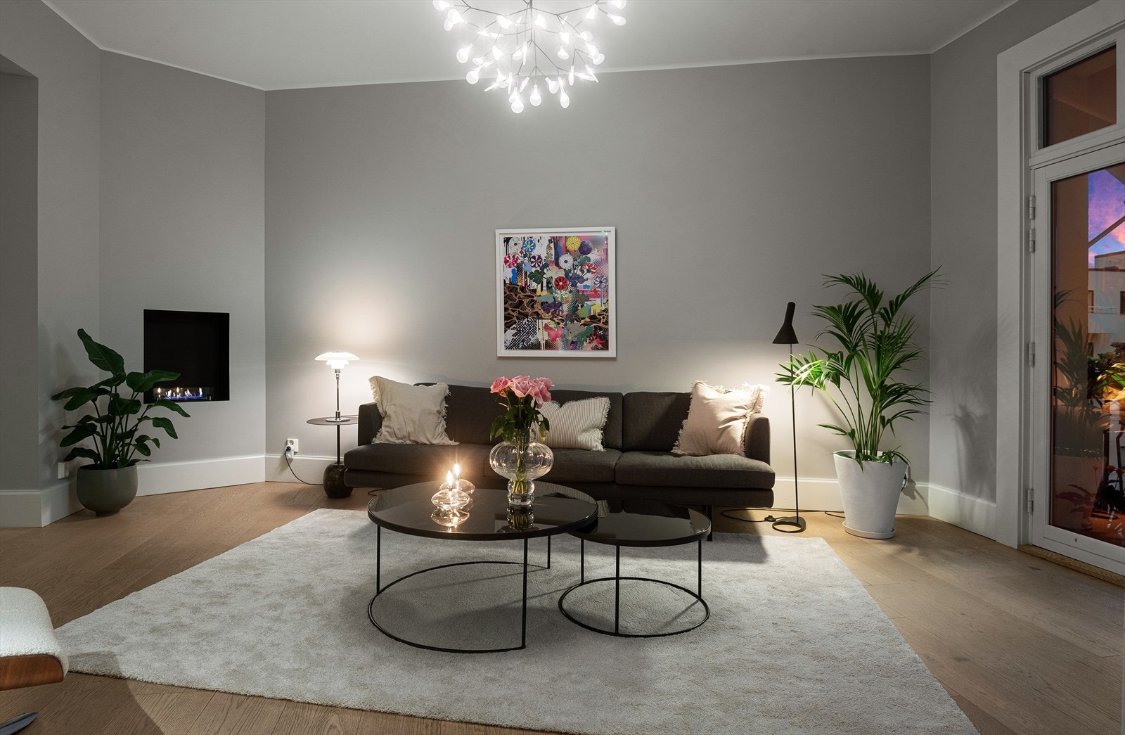 Hyggelig stue med biopeis fra nederlandske Ruby Fires. Galleribilde