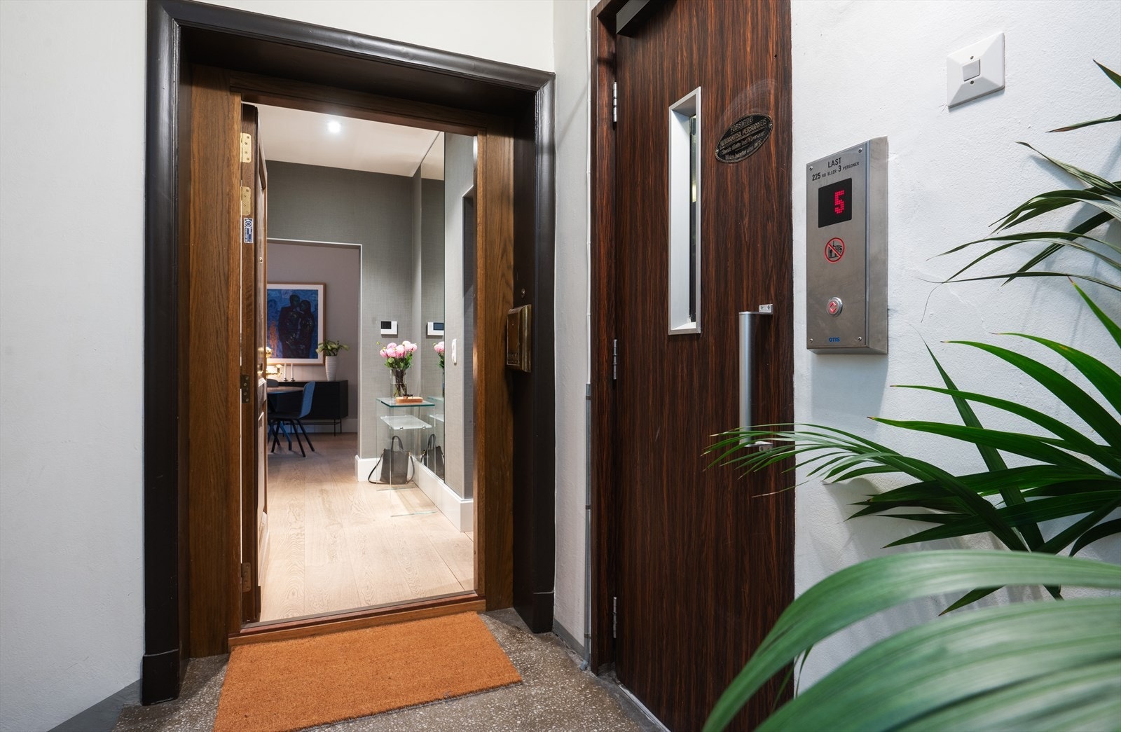 Heisadkomst rett opp til leilighetens etasje. Galleribilde