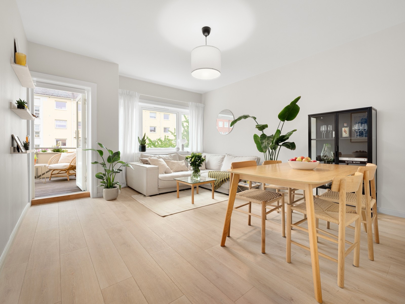 Velkommen til Ensjøsvingen 8A, presentert av Schala & Partners avd. Bjørvika / Gamle Oslo ved Henrik Stråkander, tlf. 98 30 02 83. Galleribilde