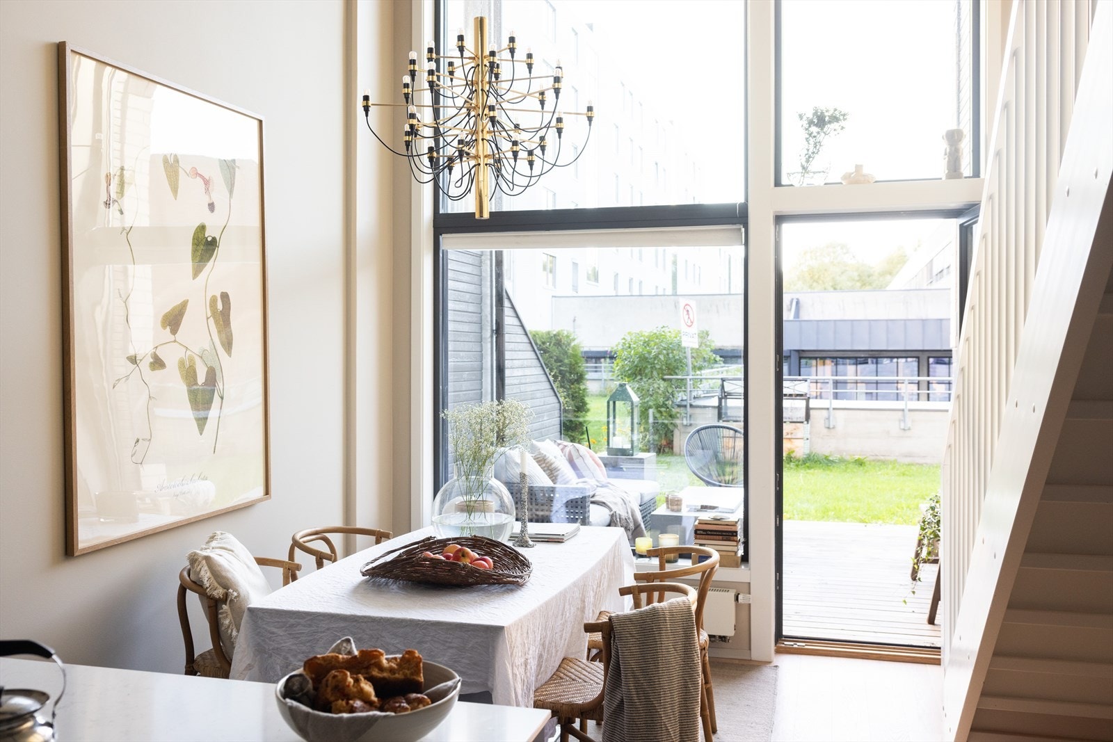 - Leiligheten har en stue i 1. etasje og en stue i 2. etasje - Galleribilde