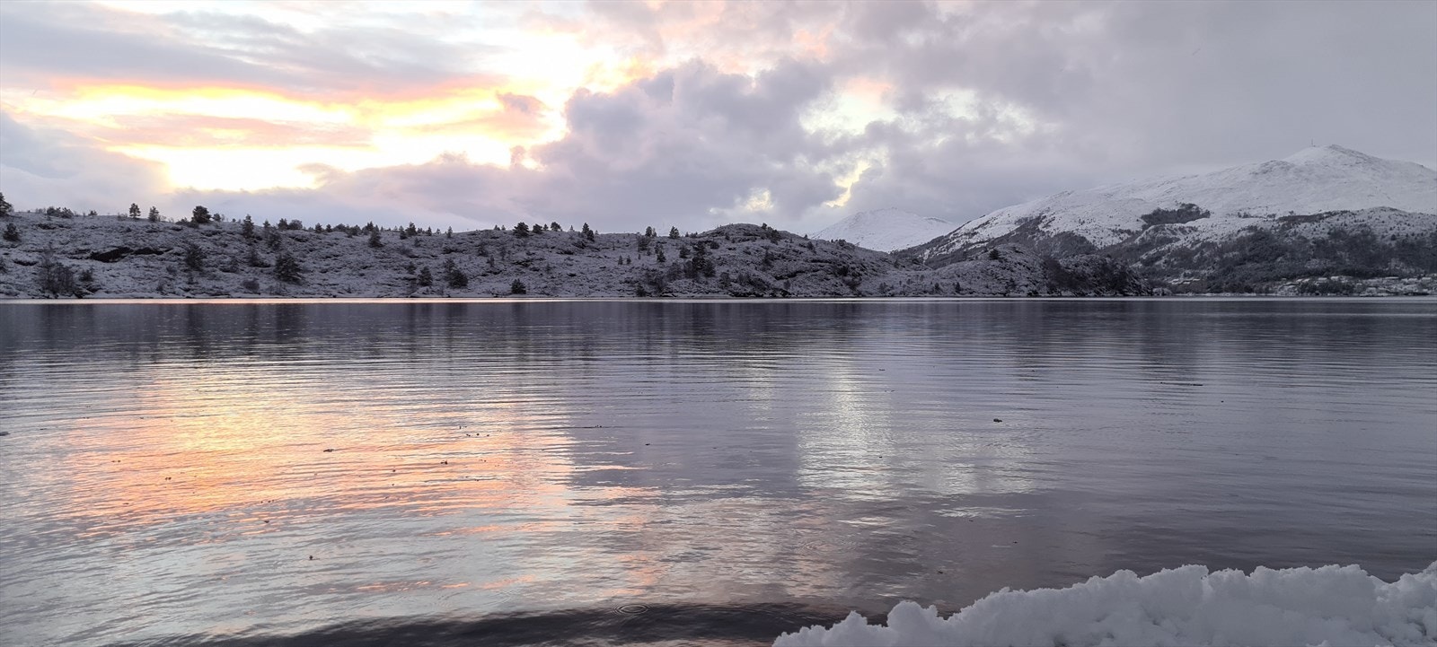 Stemningsbilde over nærområde vinterstid, selgers bilde Galleribilde