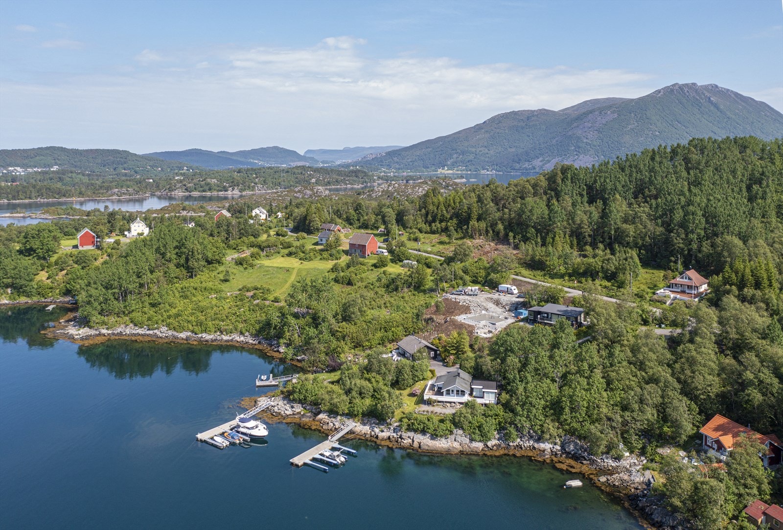 5 ledige hyttetomter i vakre, rolige og naturskjønne omgivelser på Håheim, gode solforhold, nydelig utsikt Galleribilde