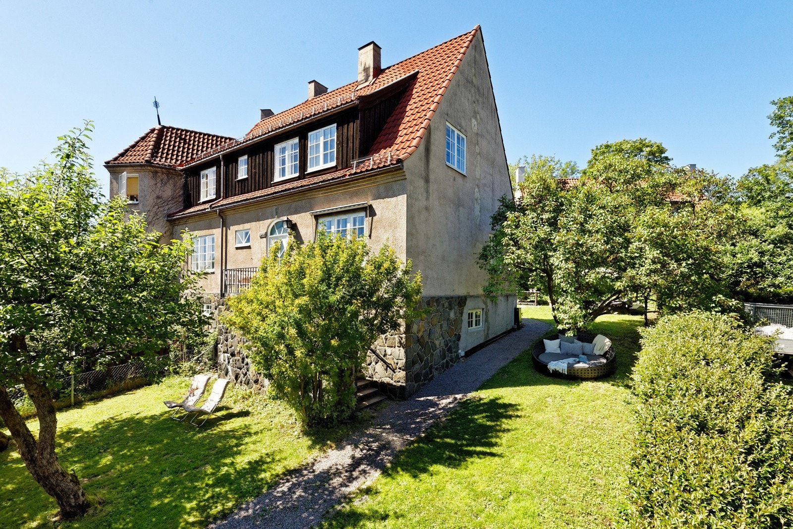 Tor Martin Tinderholt v/Privatmegleren Aksept har gleden av å presentere Vålveien 8 Galleribilde