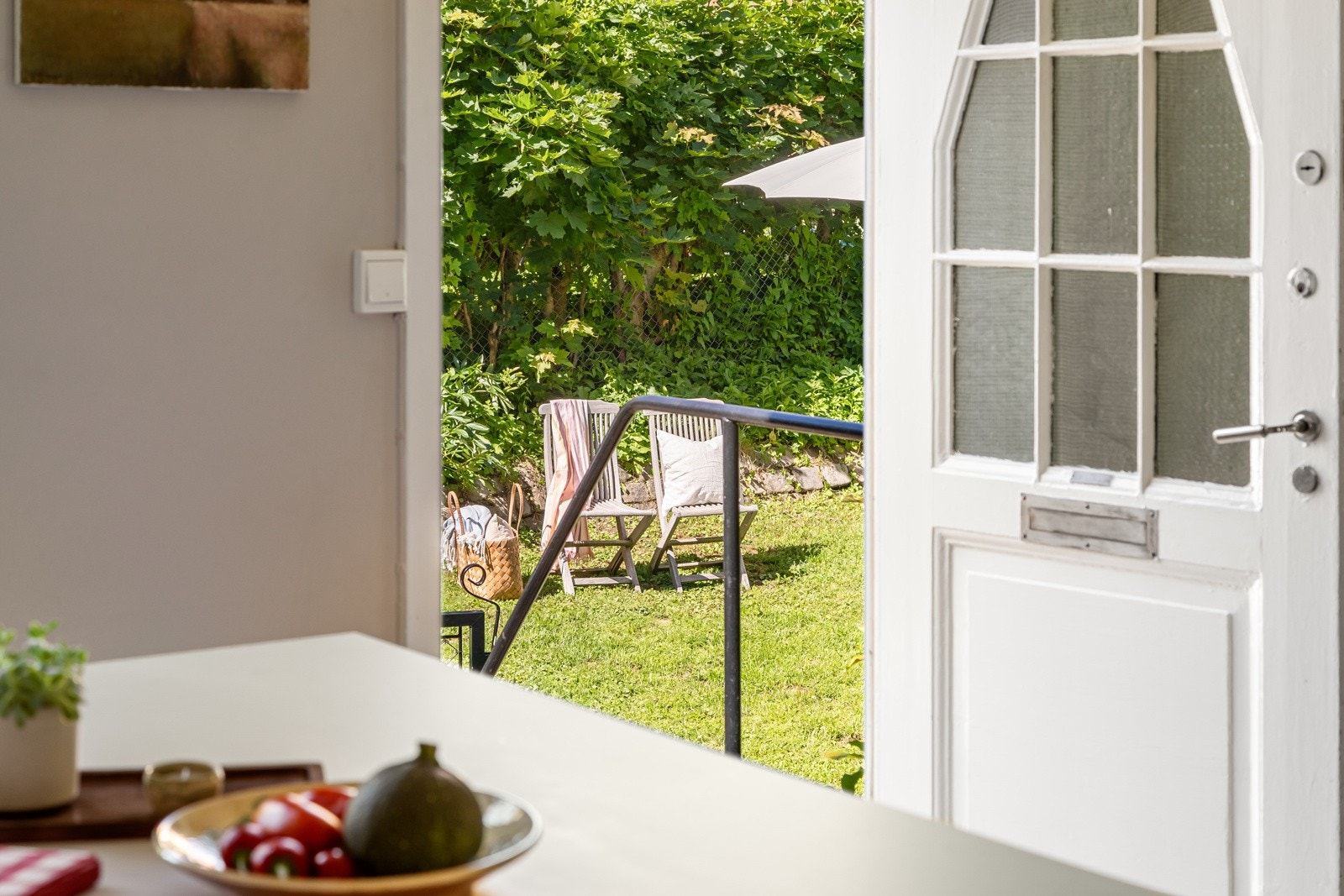 Fra stuen har du direkte adkomst til hagen Galleribilde