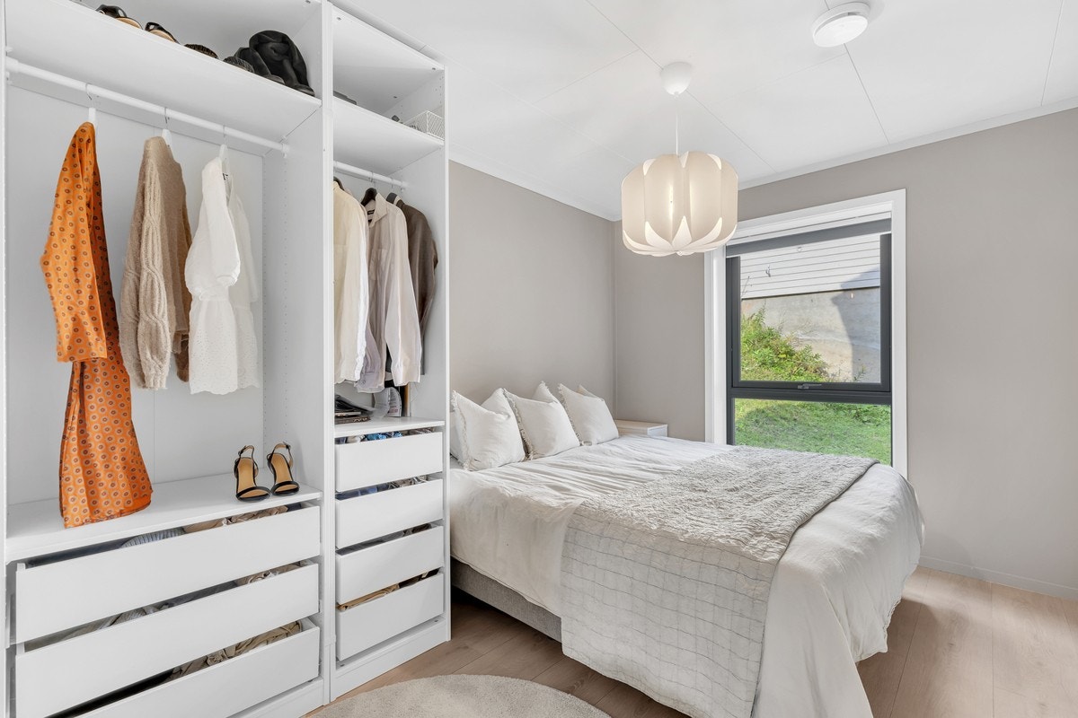 Alle boligens soverom er av god størrelse. Galleribilde