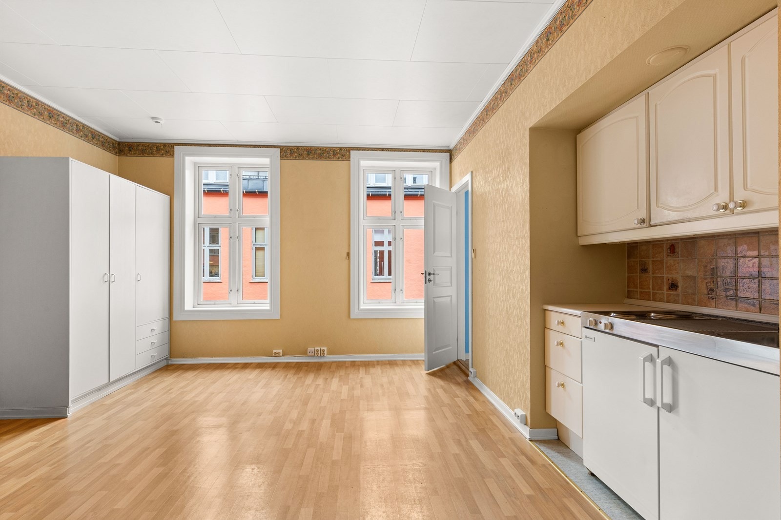 Planskisse: Entré, stue/kjøkken, soverom og bad. Galleribilde