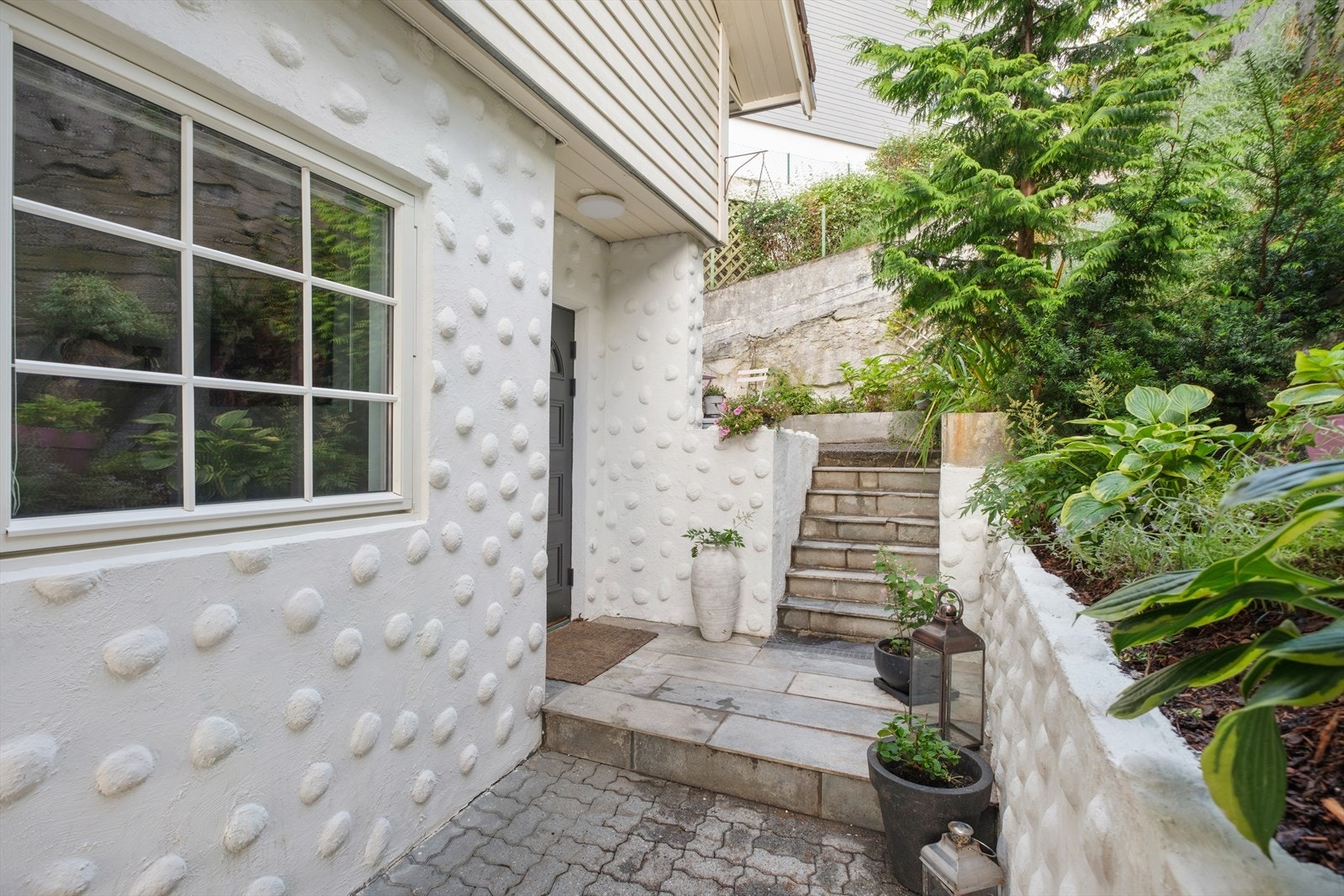 Hyggelig utvendig inngangsparti Galleribilde