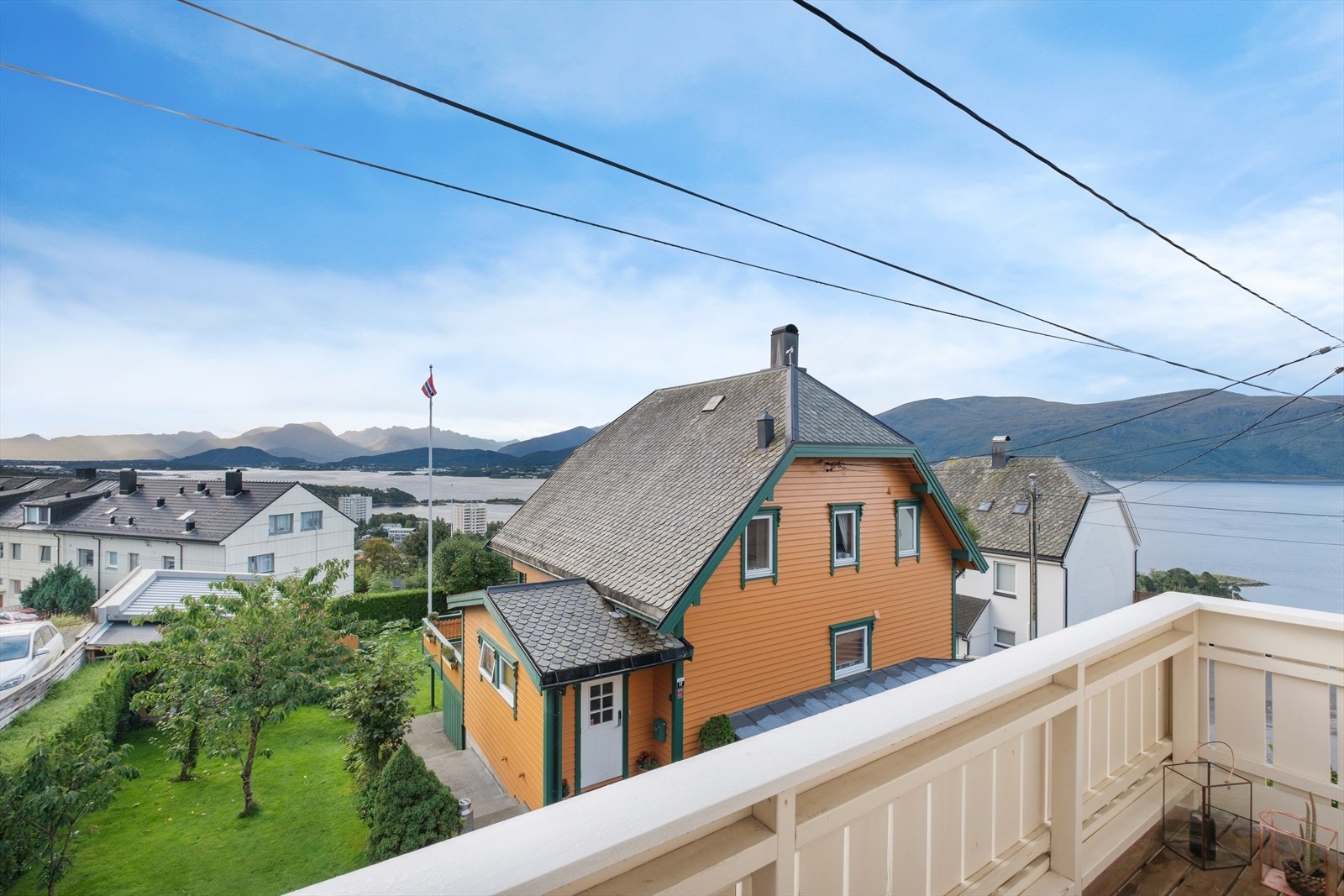 Østvendt balkong med utgang fra stua Galleribilde