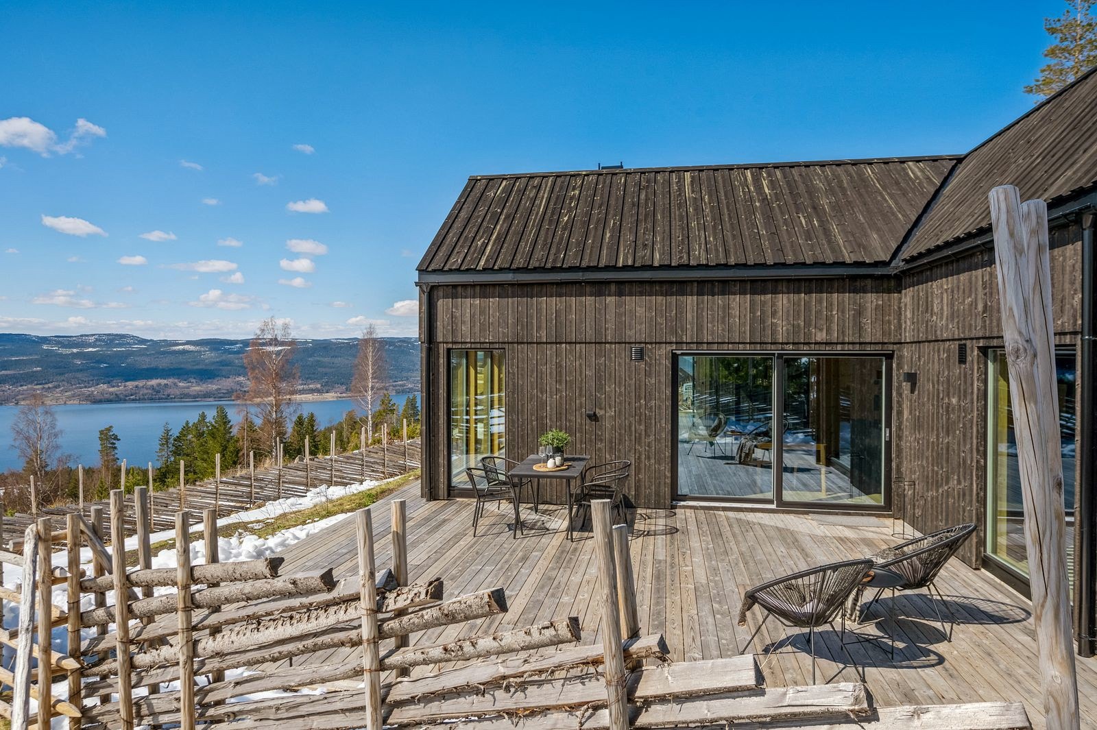 Størrelsen på terrassen er ca. 60 kvm. Galleribilde