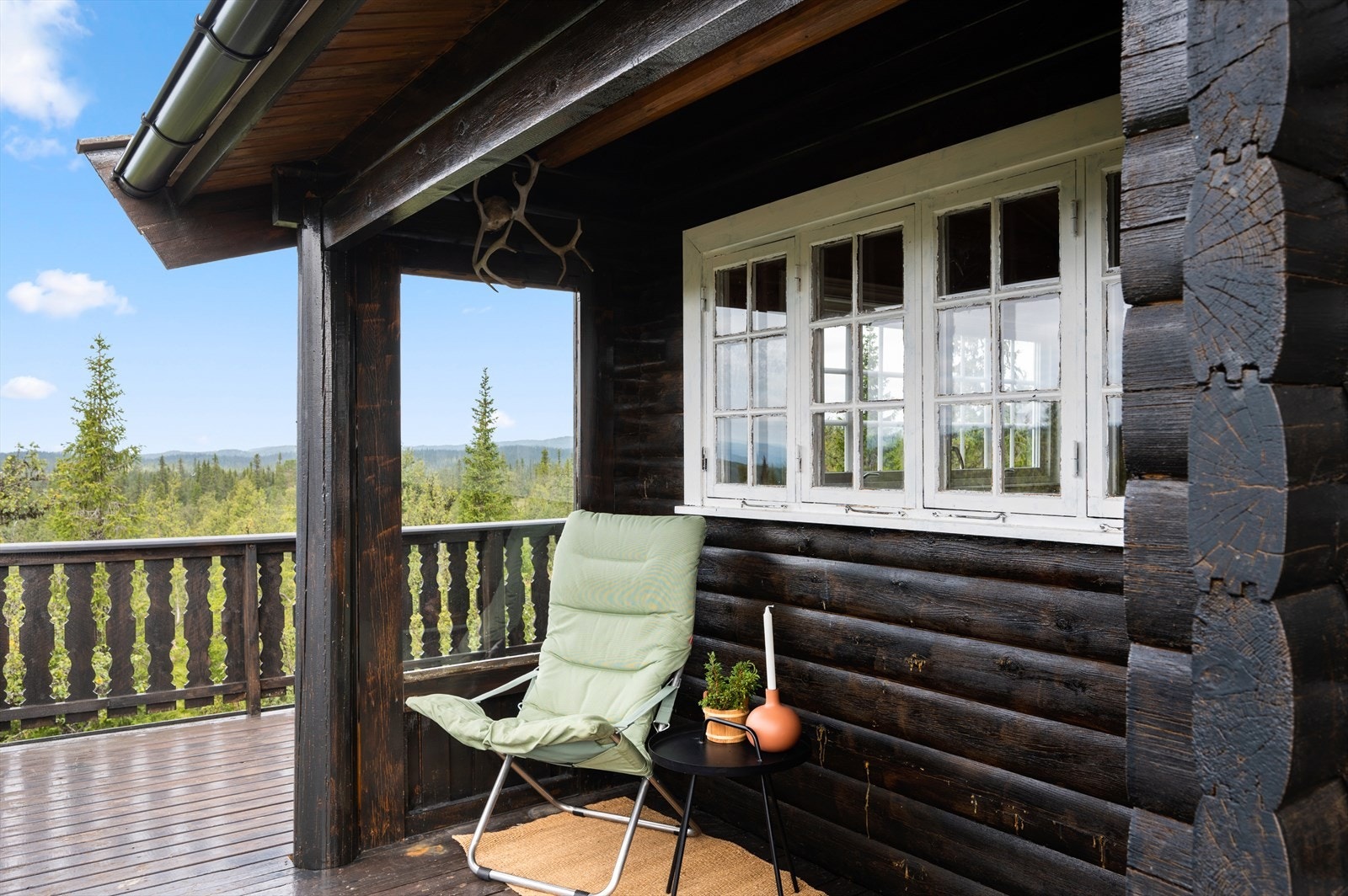 Delvis takoverbygget veranda Galleribilde